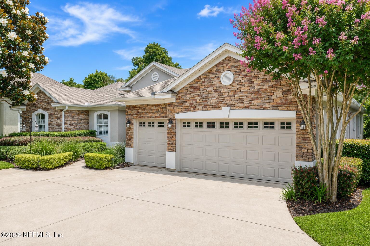 828 RILEY Lane