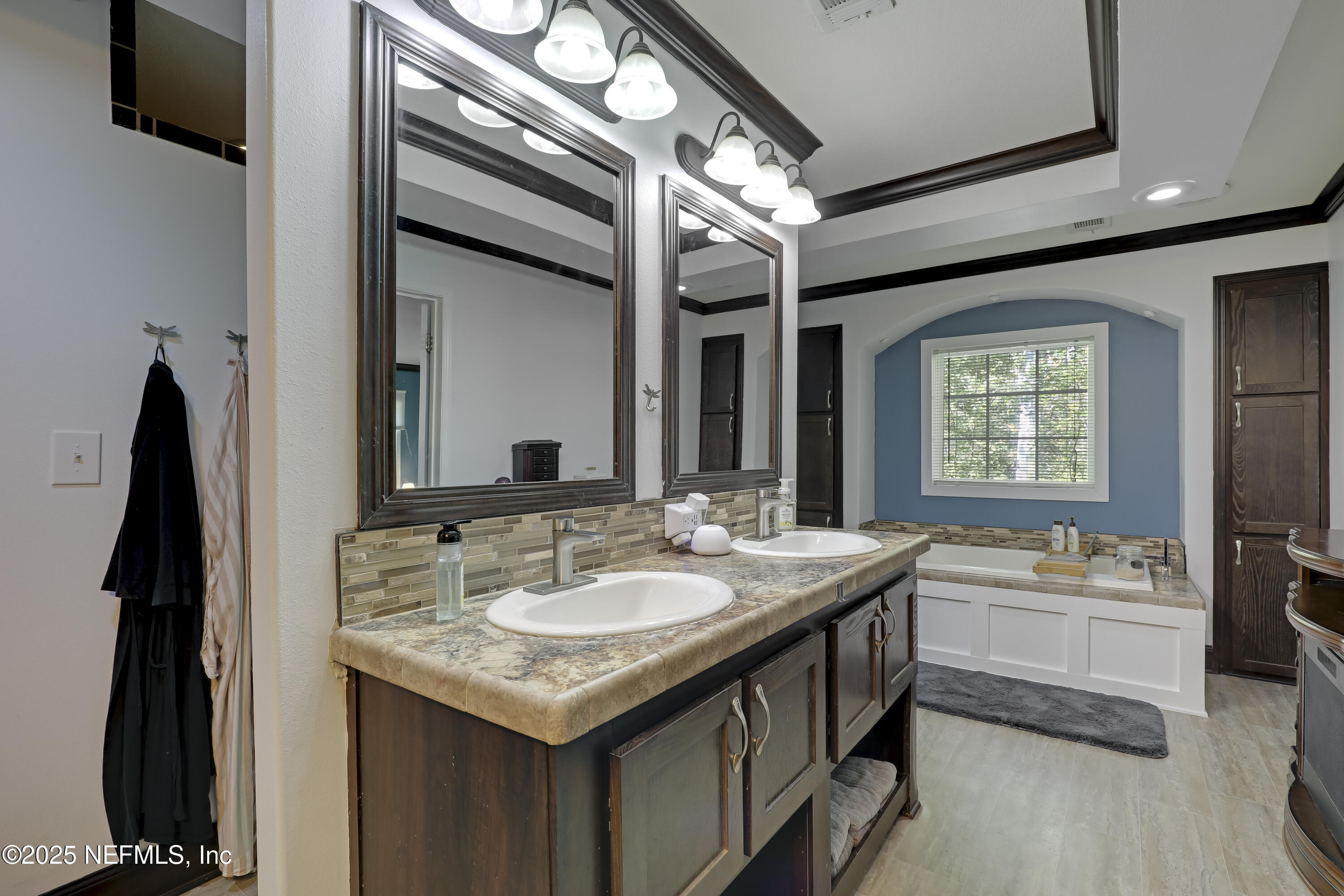1264 VILLAGE GREEN Court