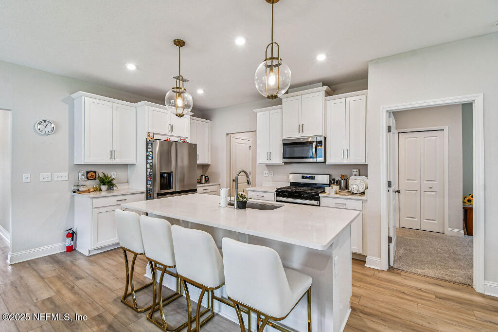 12964 HOLSINGER Boulevard