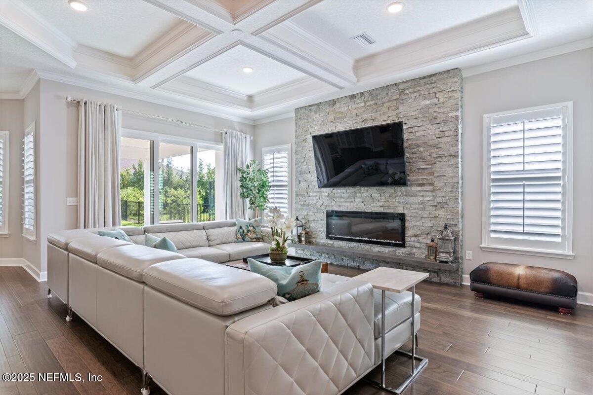 37 AUTUMN KNOLL Court
