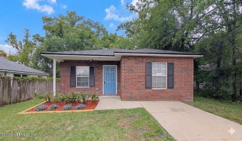 Photo of 1242 LAKE SHORE Boulevard, Jacksonville, FL 32205 (MLS # 2145532)