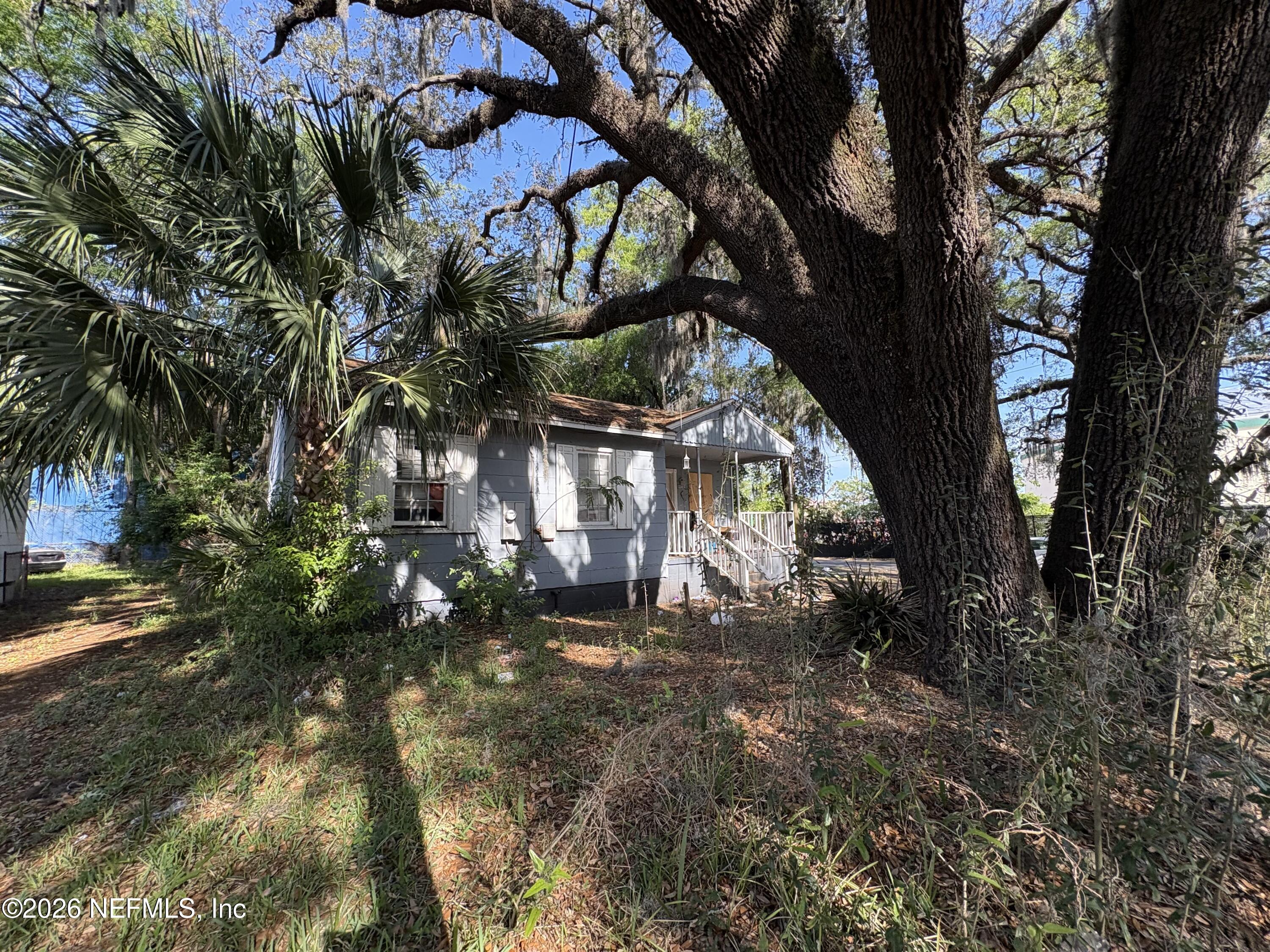 2146 LOUISE Street
