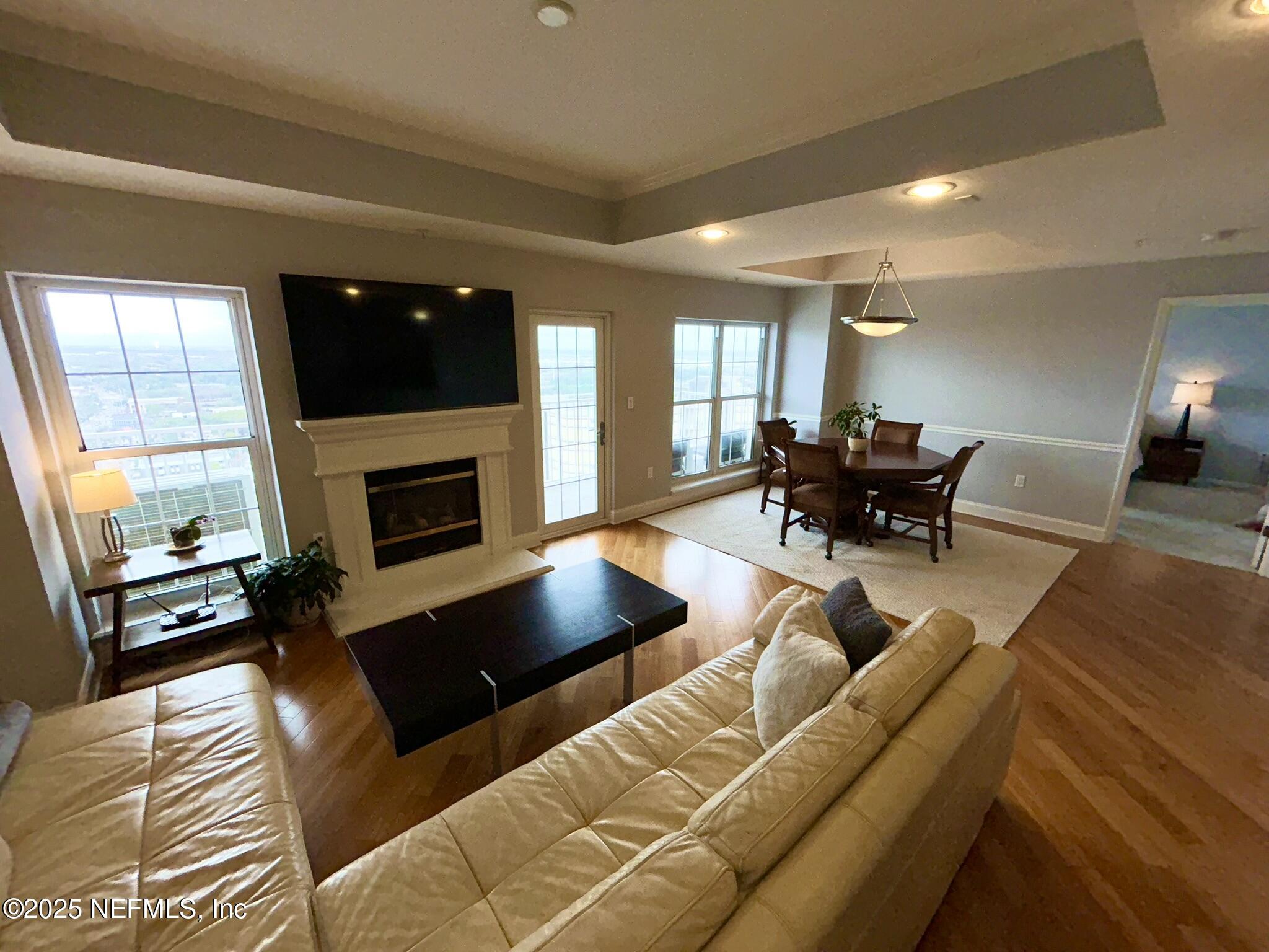 400 E BAY Street 2004