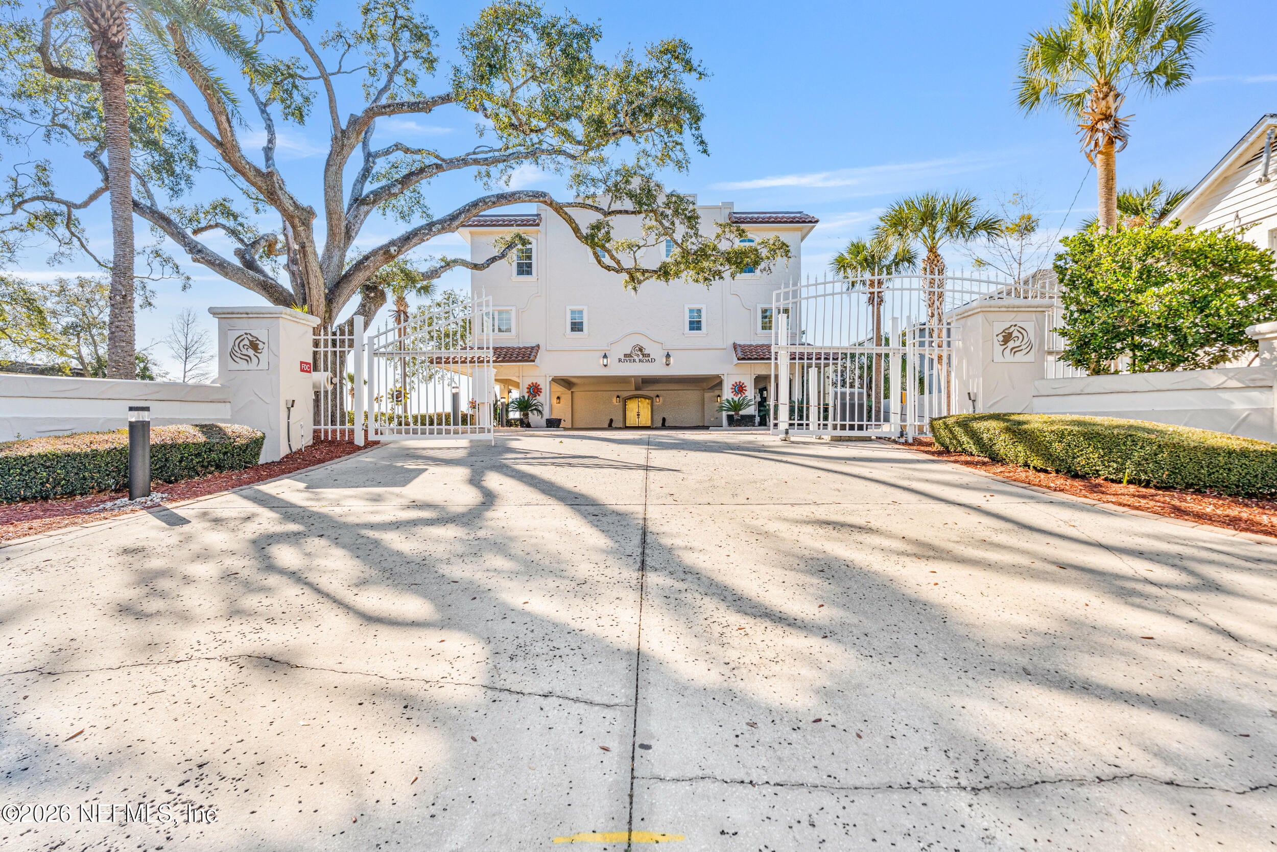 1616 RIVER Road 105