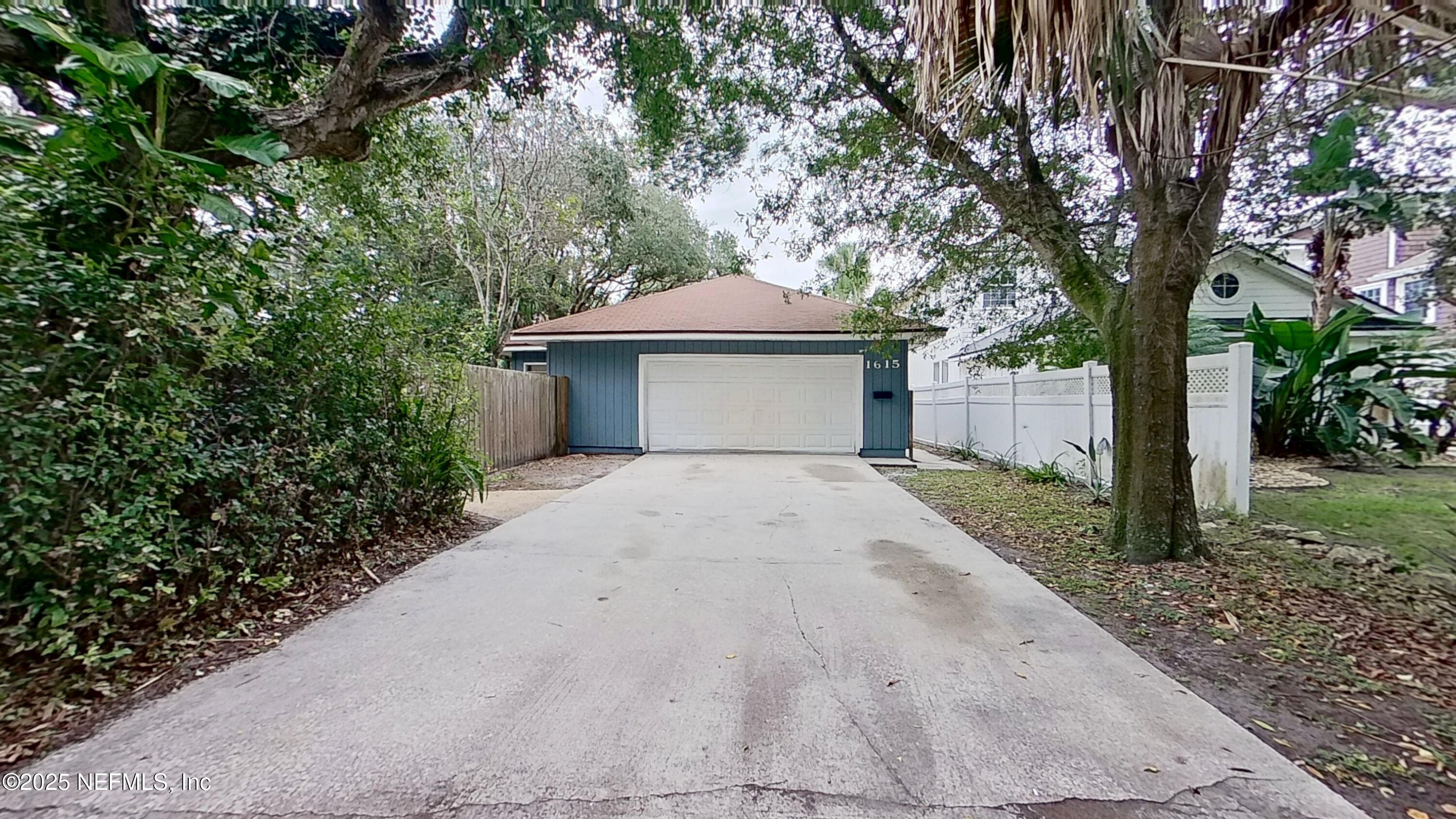 Photo 1 of 23 — 1615 SEMINOLE Road, Atlantic Beach, FL 32233