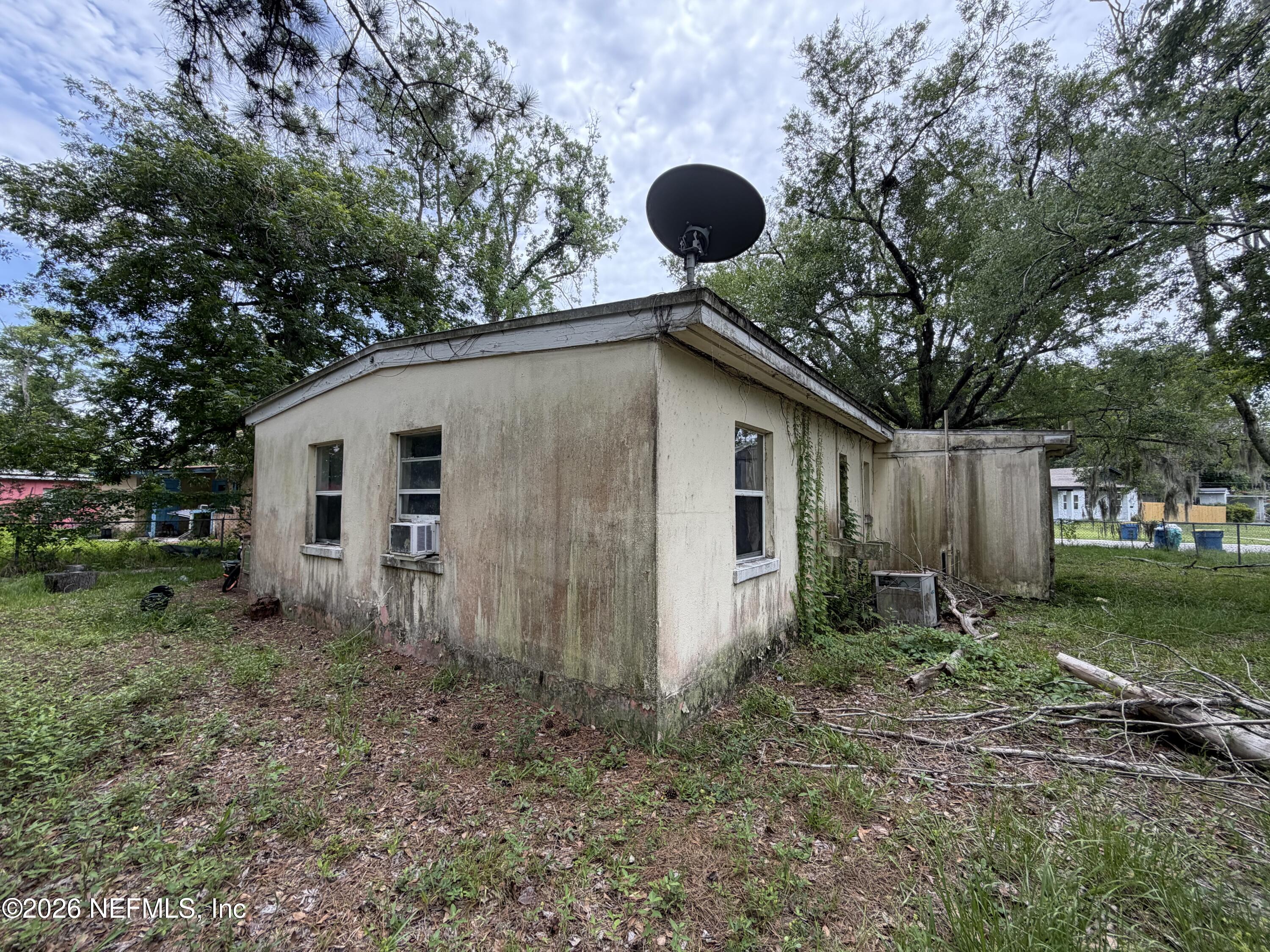 2837 LIPPIA Road