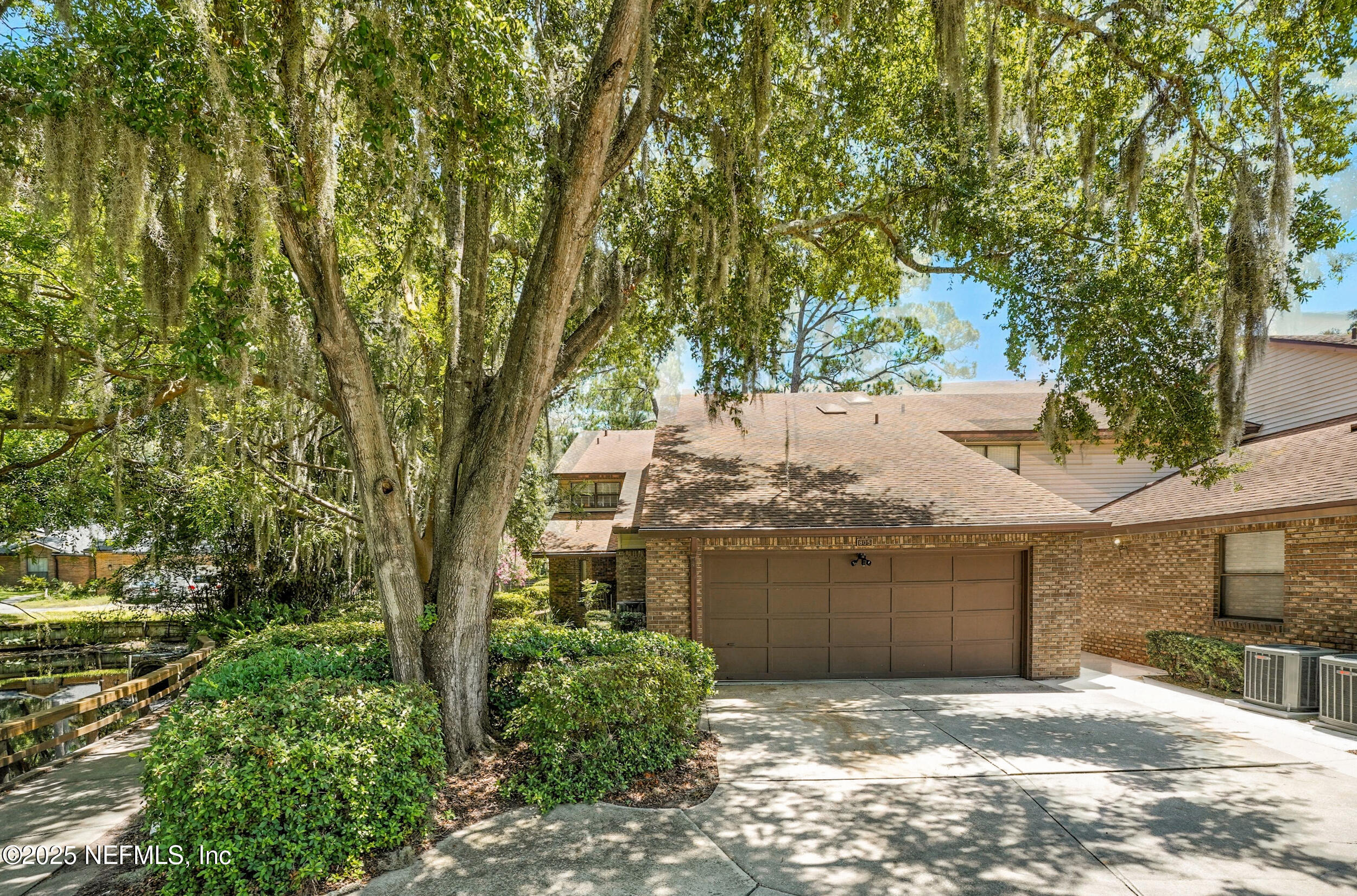 4251 MONUMENT Road 805