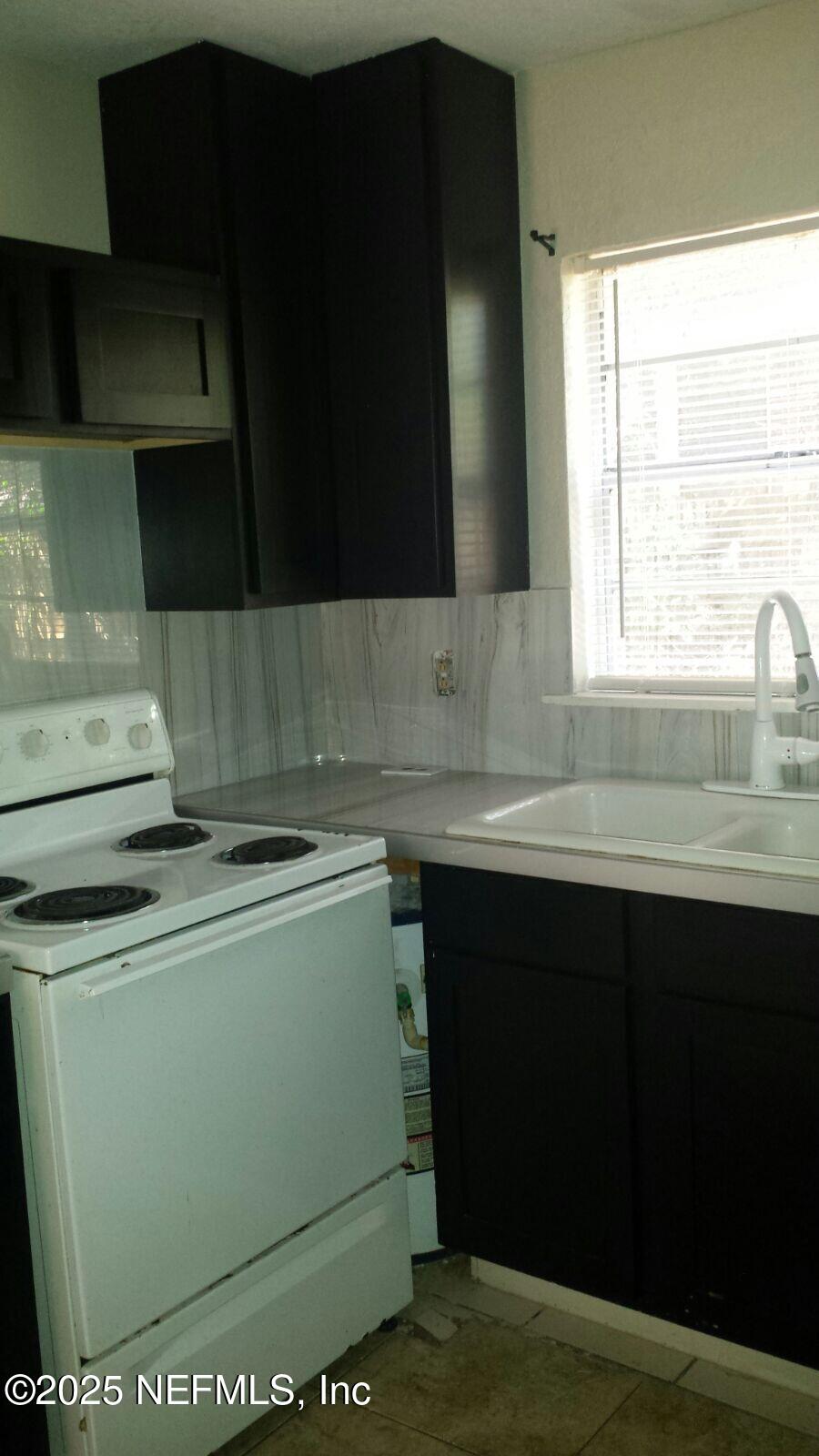 2648 DELLWOOD Avenue