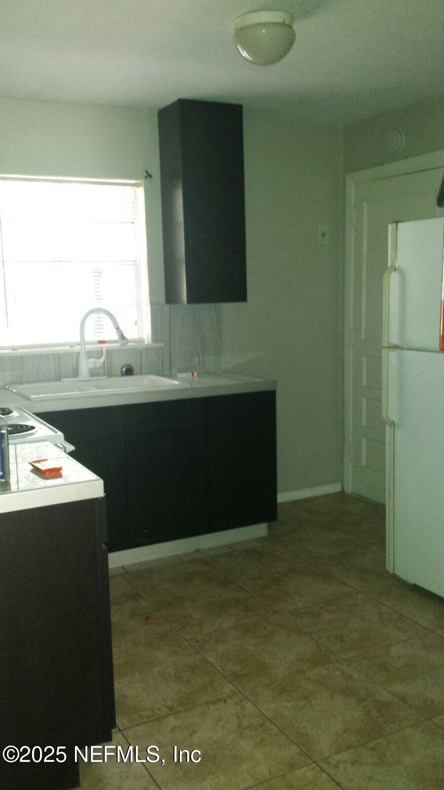 2648 DELLWOOD Avenue