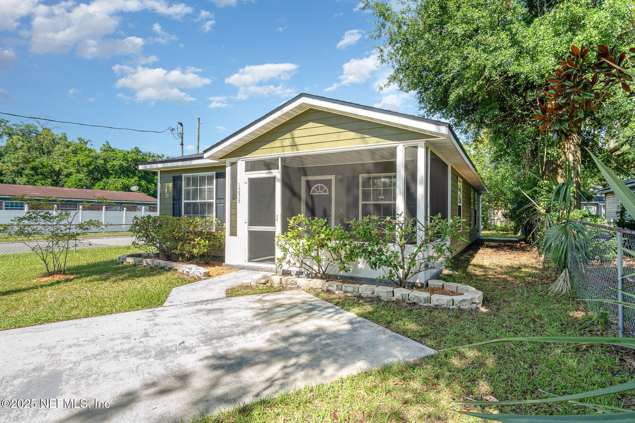 1233 VAN BUREN Street