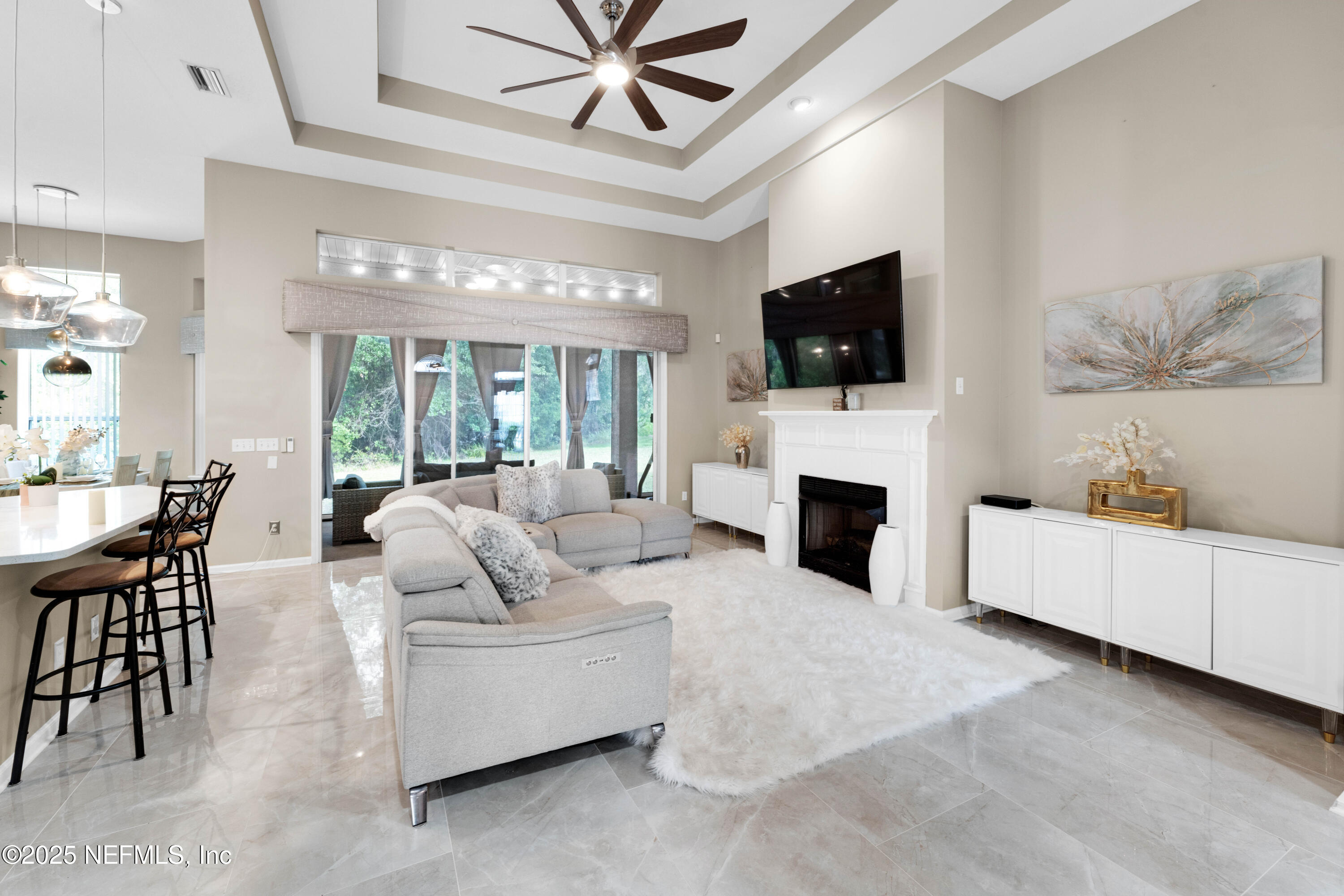 1071 GREEN PINE Circle