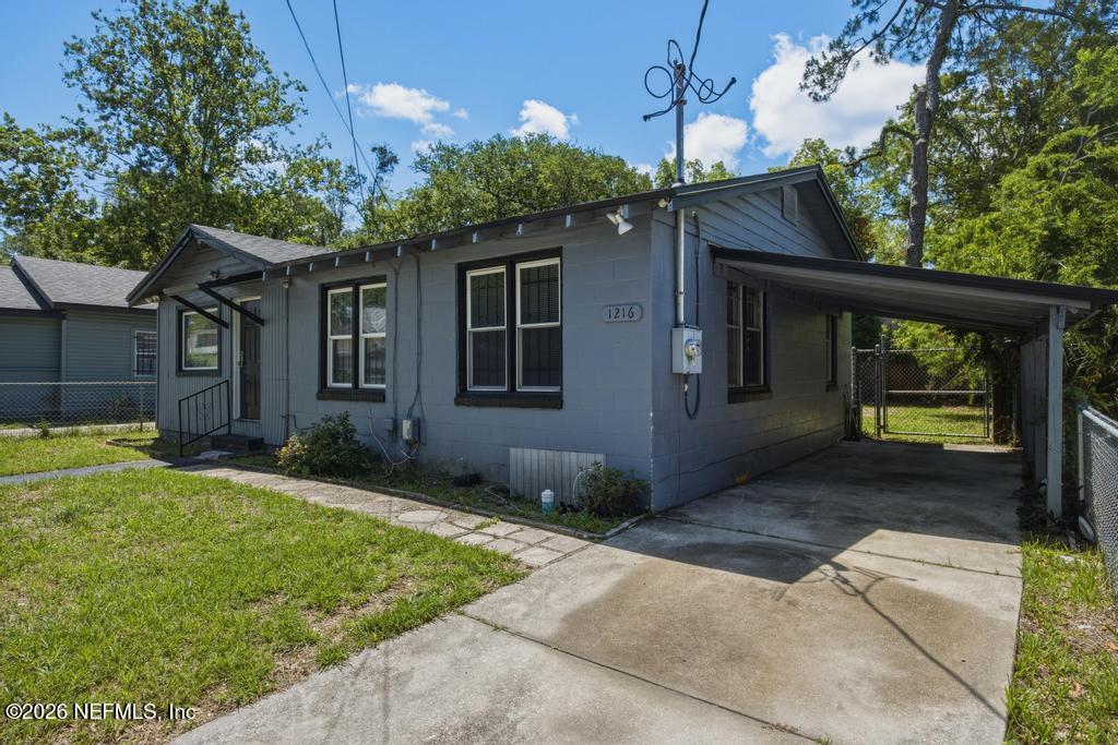 1216 W 24TH Street
