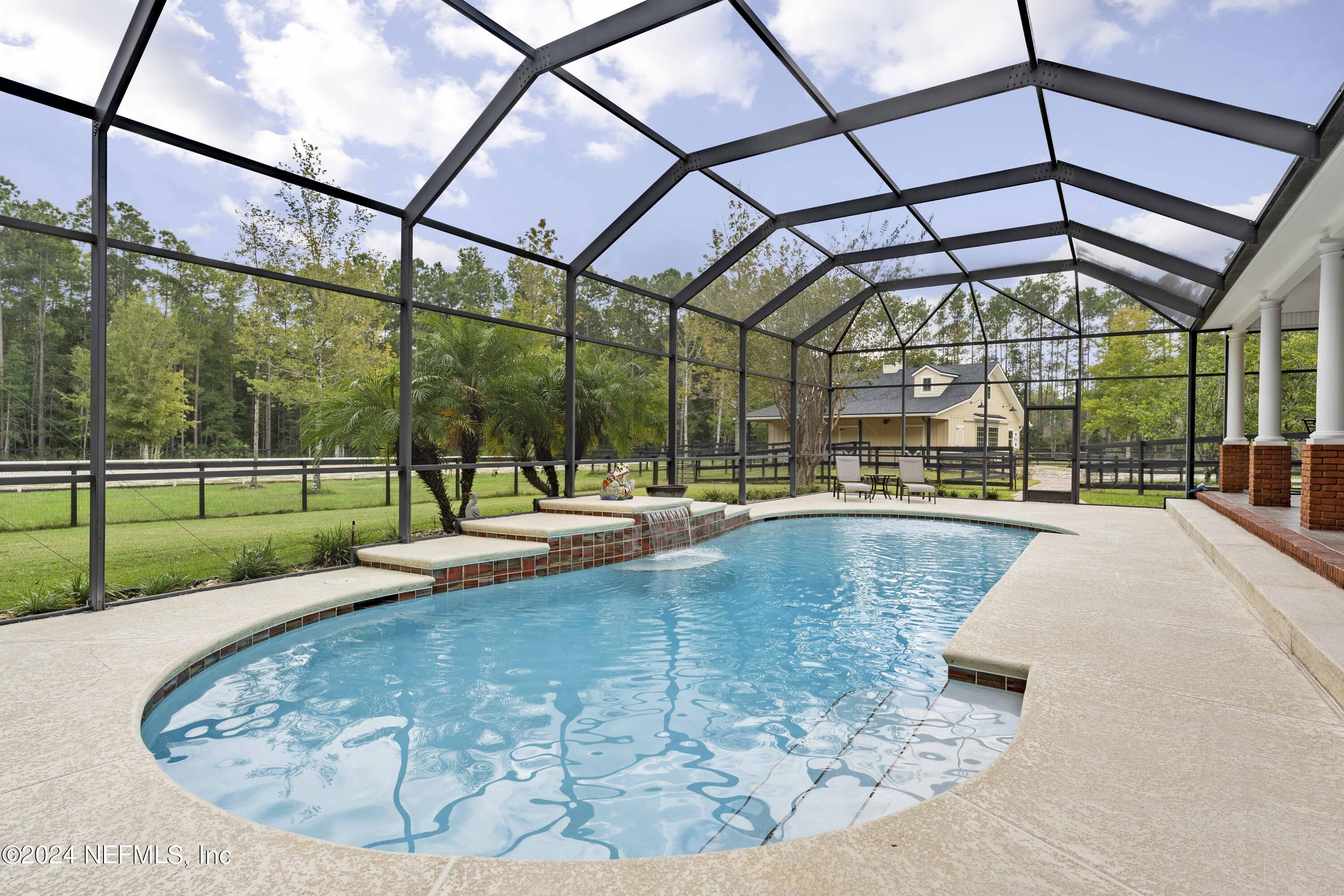 418 TRIPLE CROWN Lane