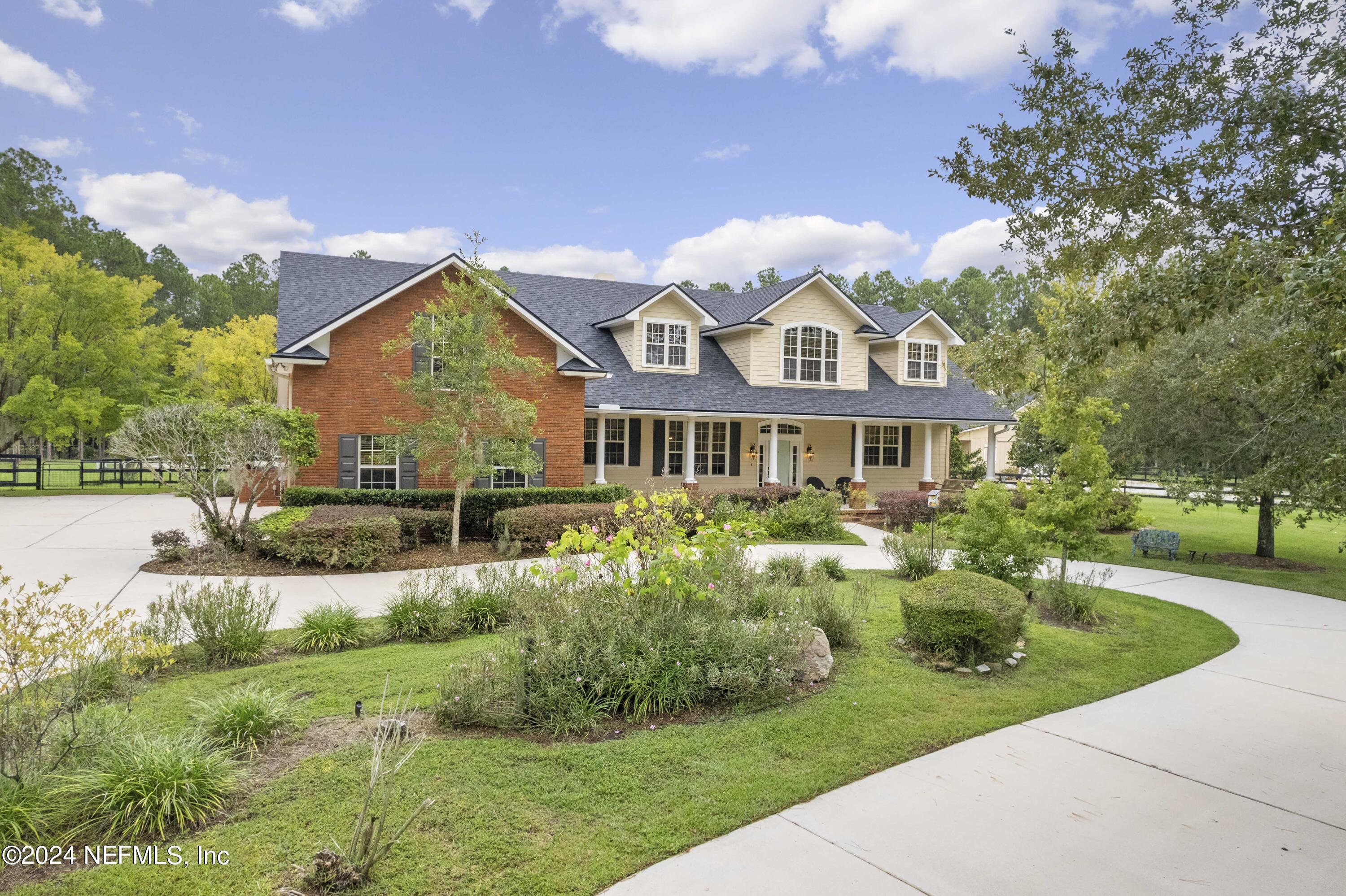 418 TRIPLE CROWN Lane