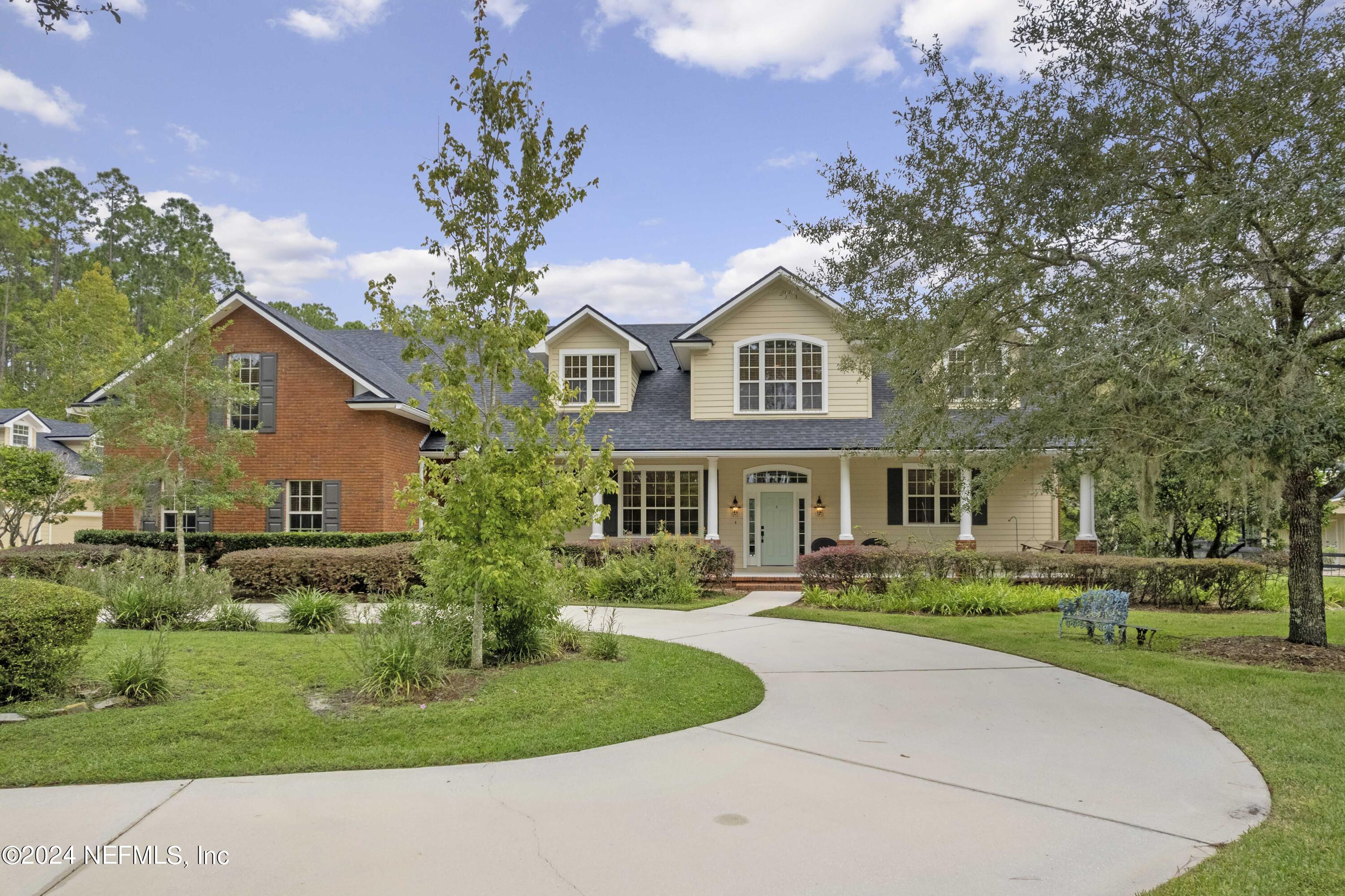 418 TRIPLE CROWN Lane