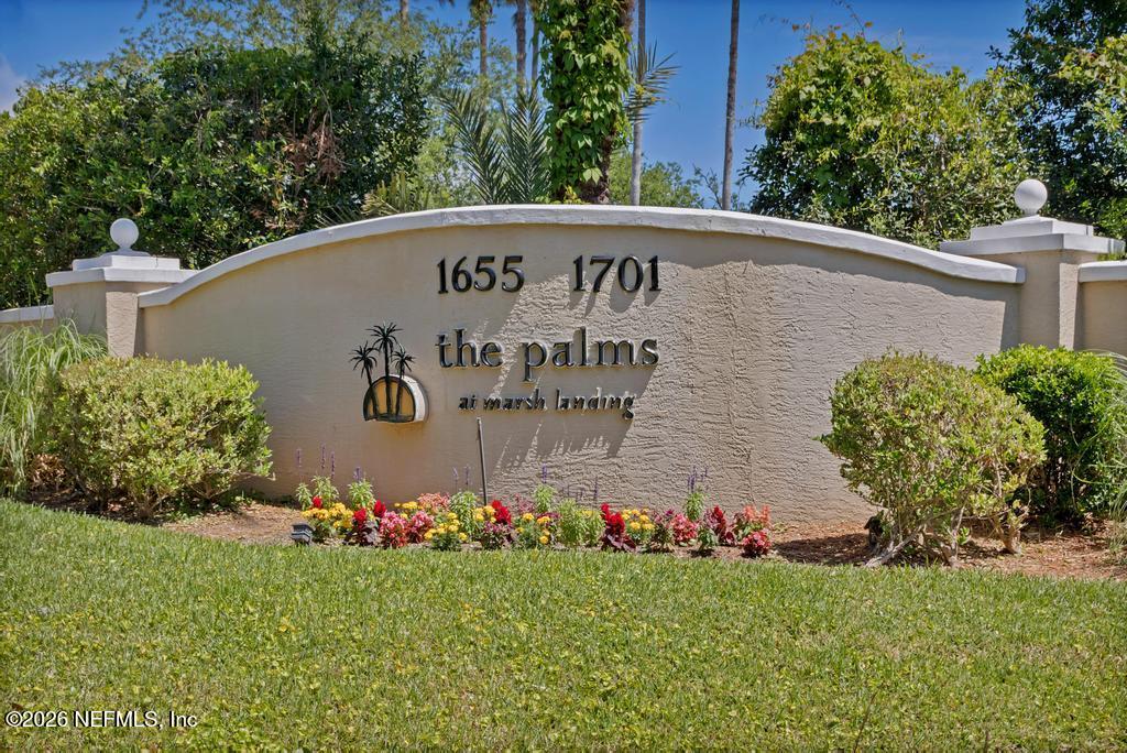 1701 THE GREENS Way 932