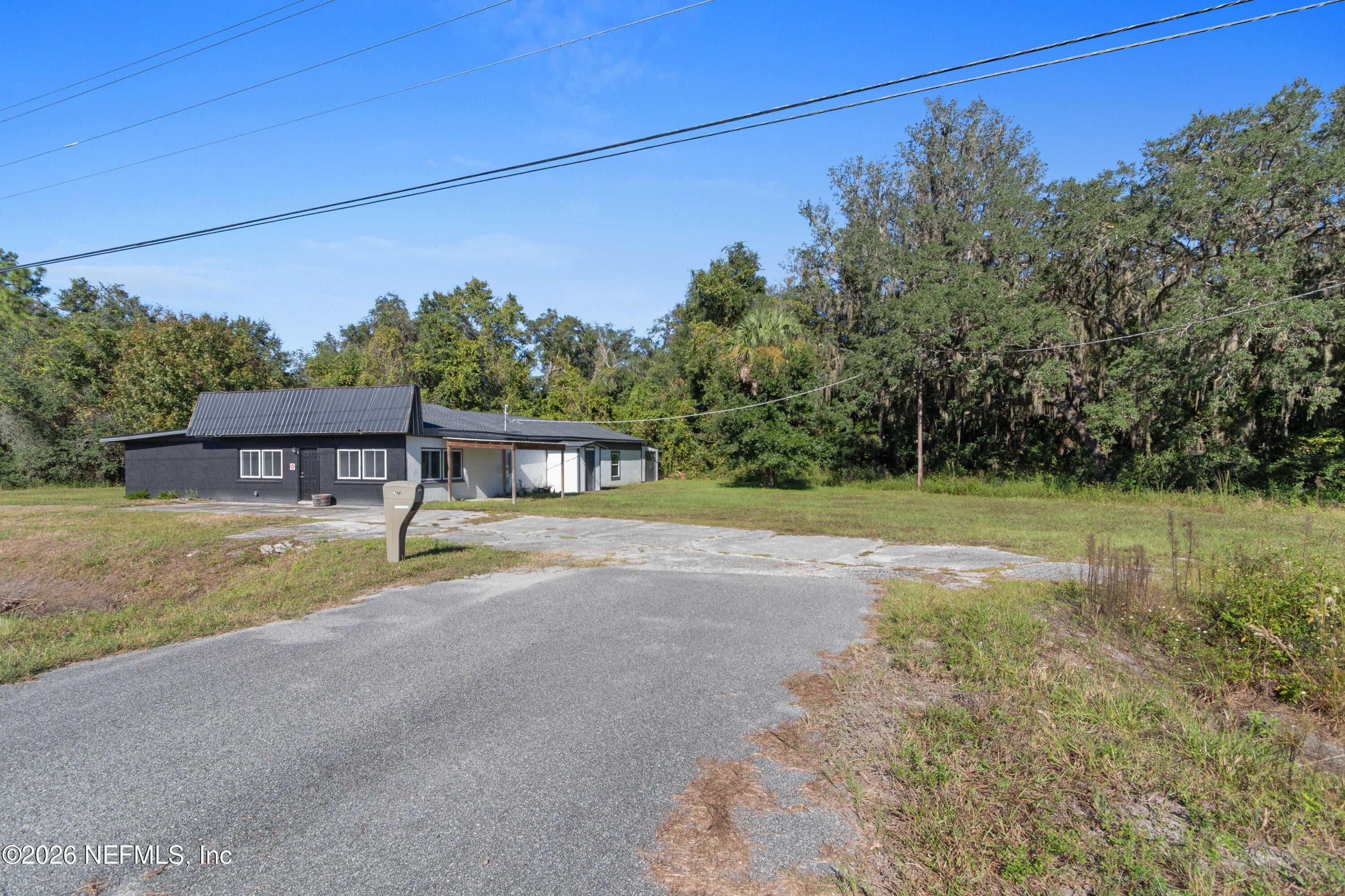 755 S HIGHWAY 17