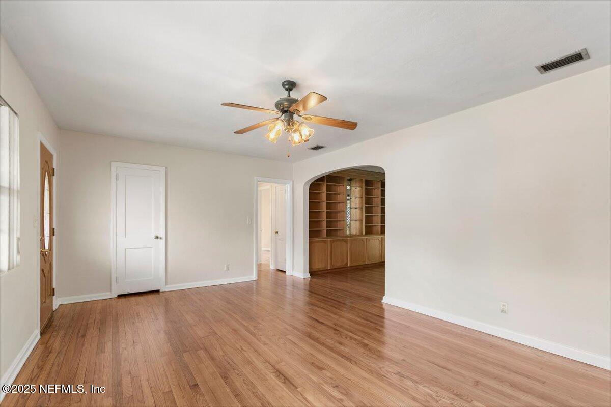 4356 DEMEDICI Avenue