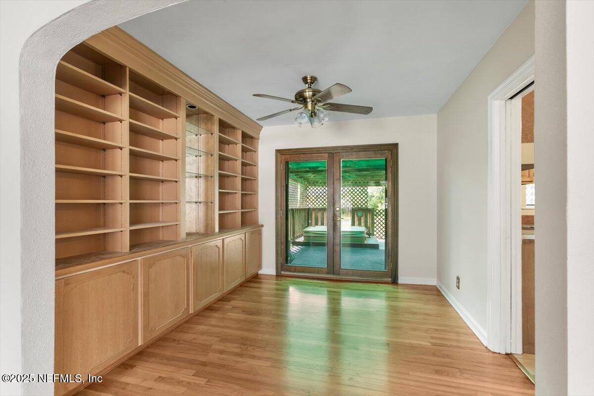 4356 DEMEDICI Avenue