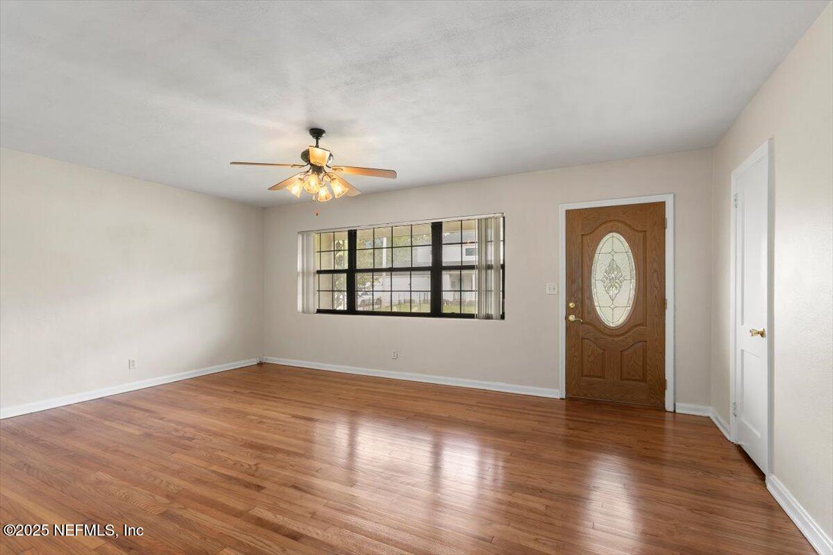 4356 DEMEDICI Avenue