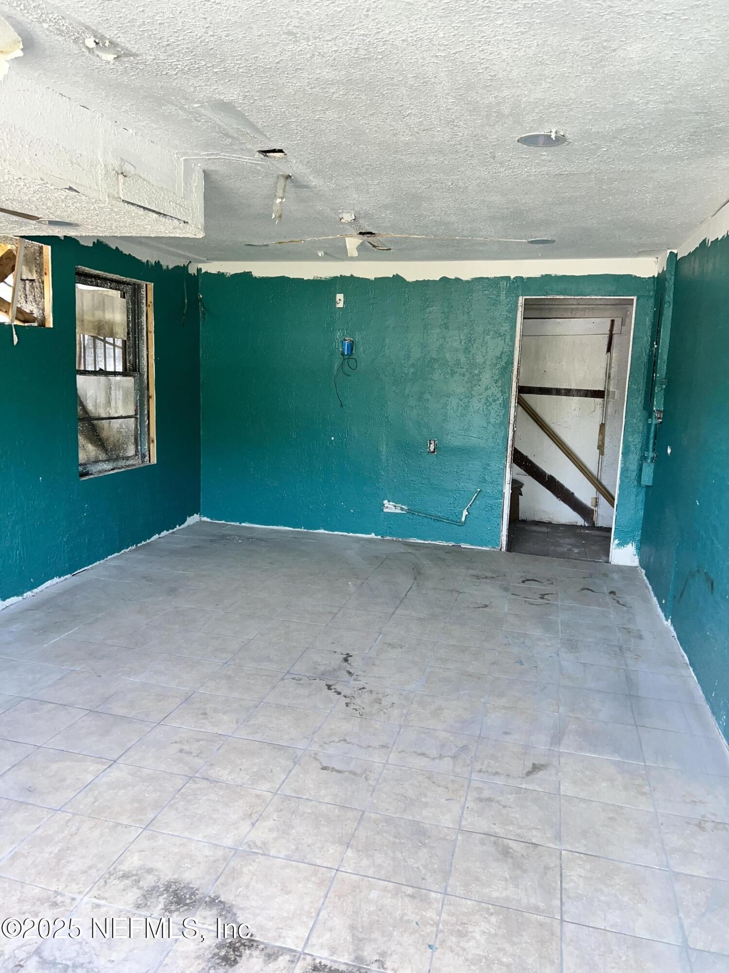 2905 MONCRIEF Road