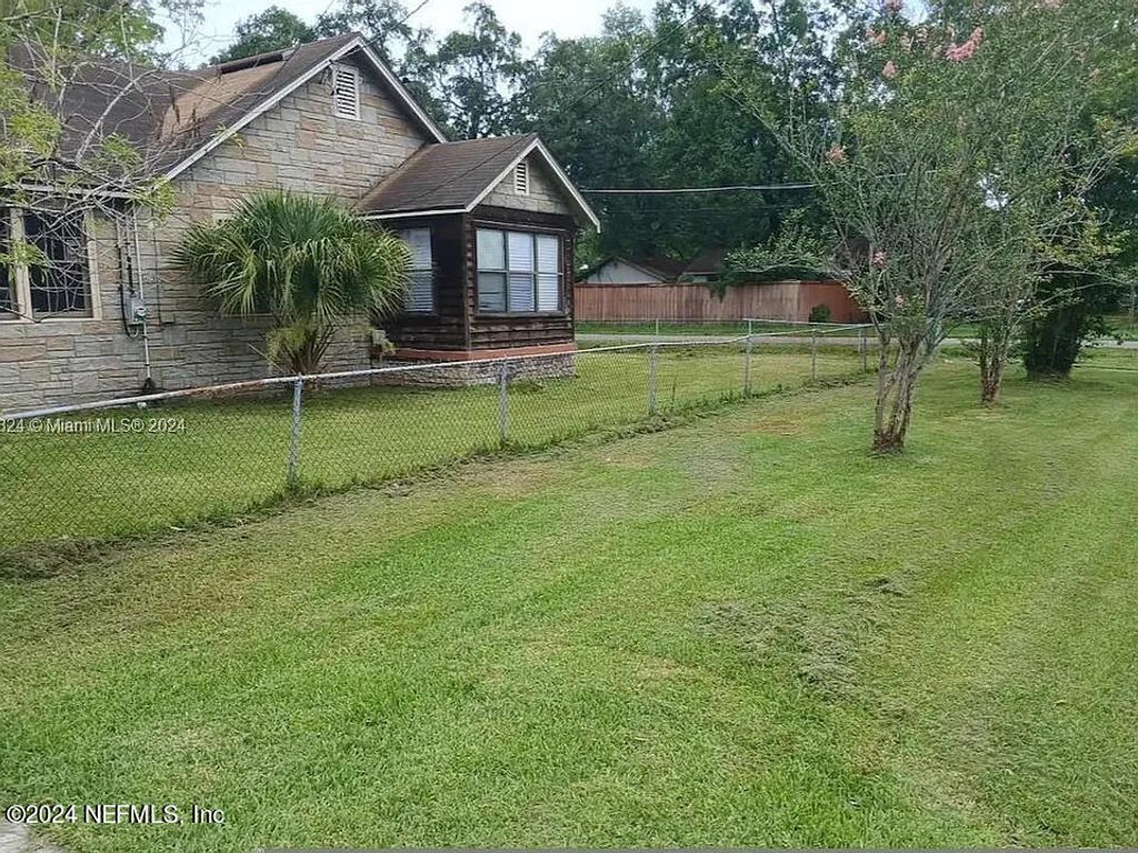 listing image 0