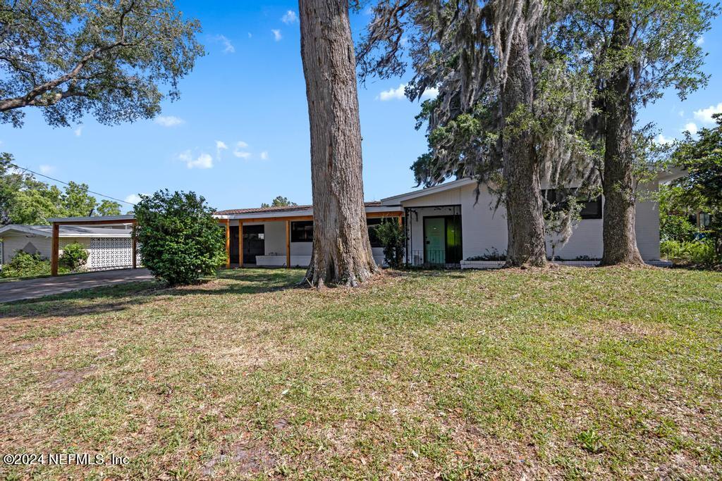 Jacksonville, FL home for sale located at 212 Baisden Road, Jacksonville, FL 32218