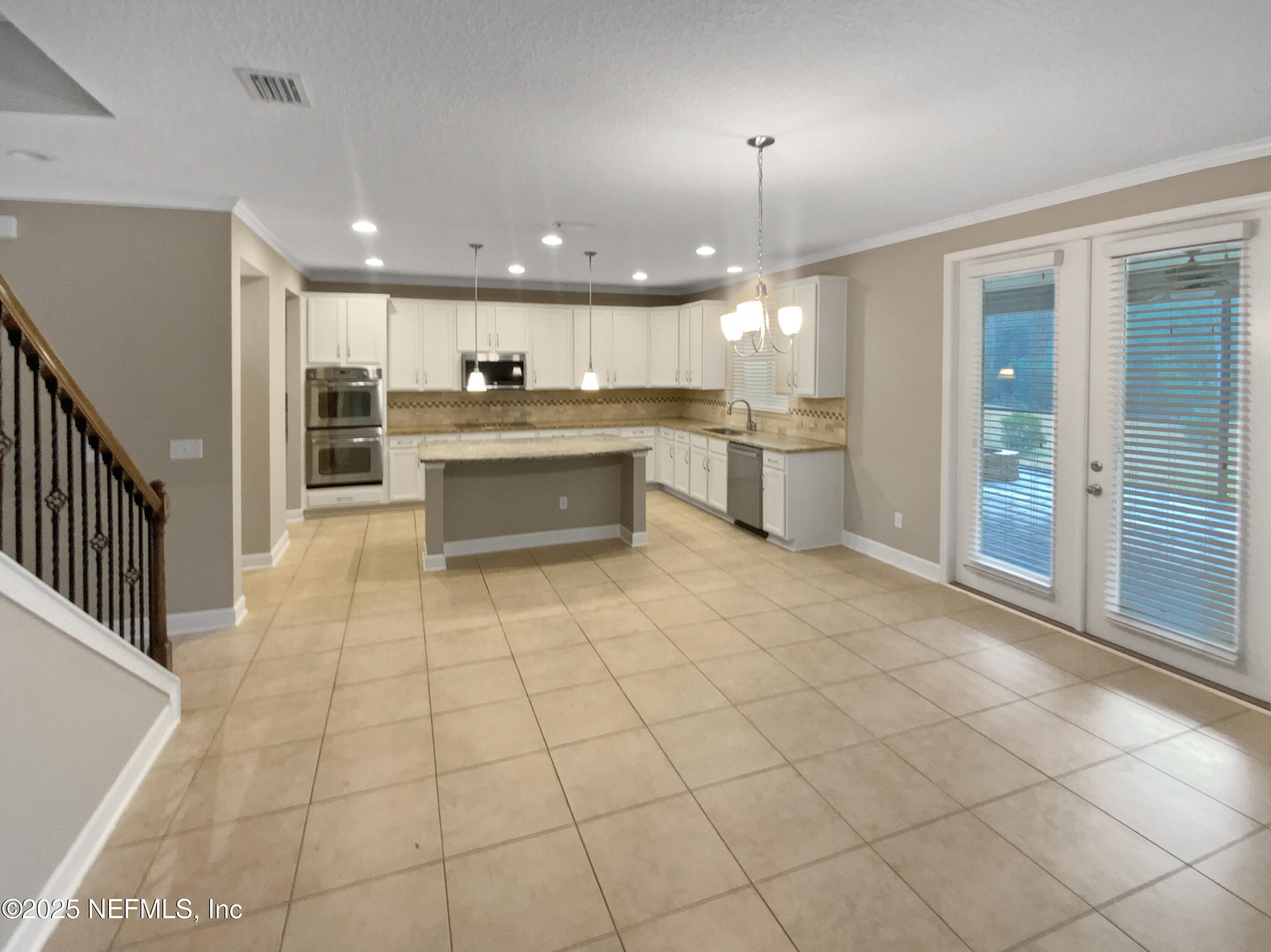 1013 LAURISTON Drive