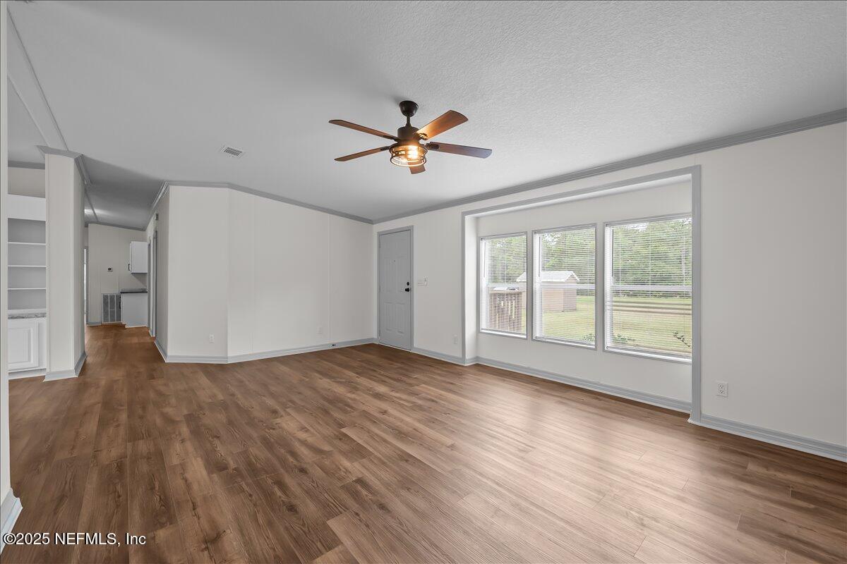 2929 PERSIMMON Street