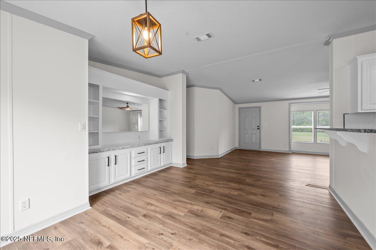 2929 PERSIMMON Street