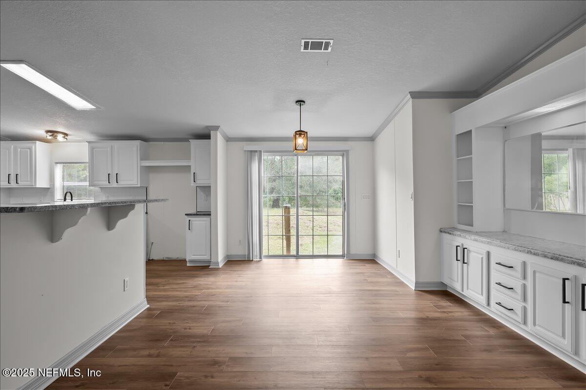 2929 PERSIMMON Street