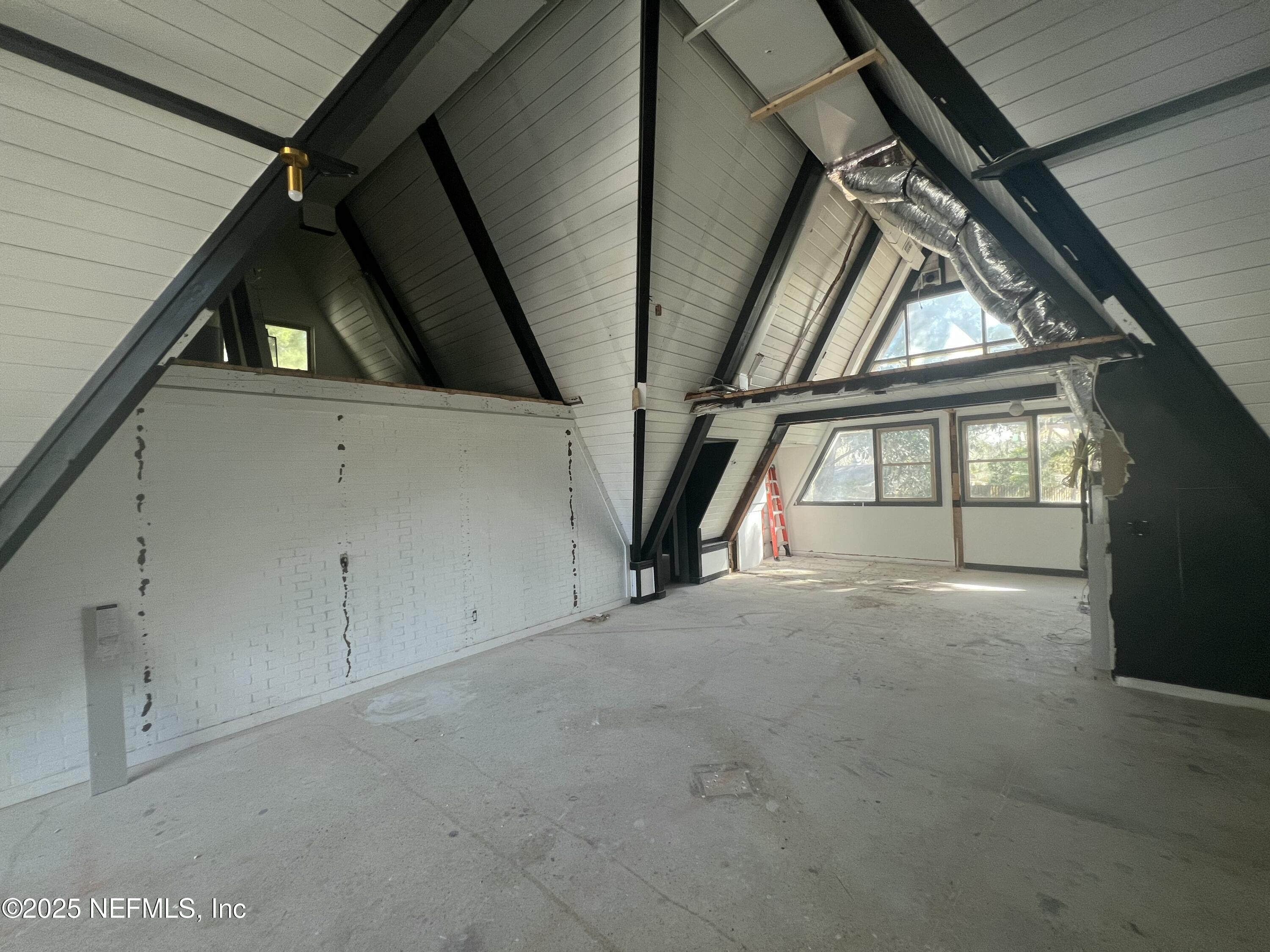 4122 HILLWOOD Road