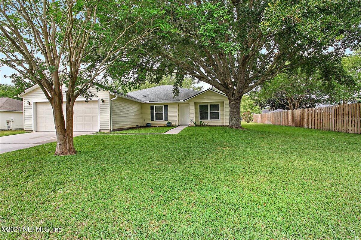 Jacksonville, FL home for sale located at 786 Roland Lakes Drive, Jacksonville, FL 32220