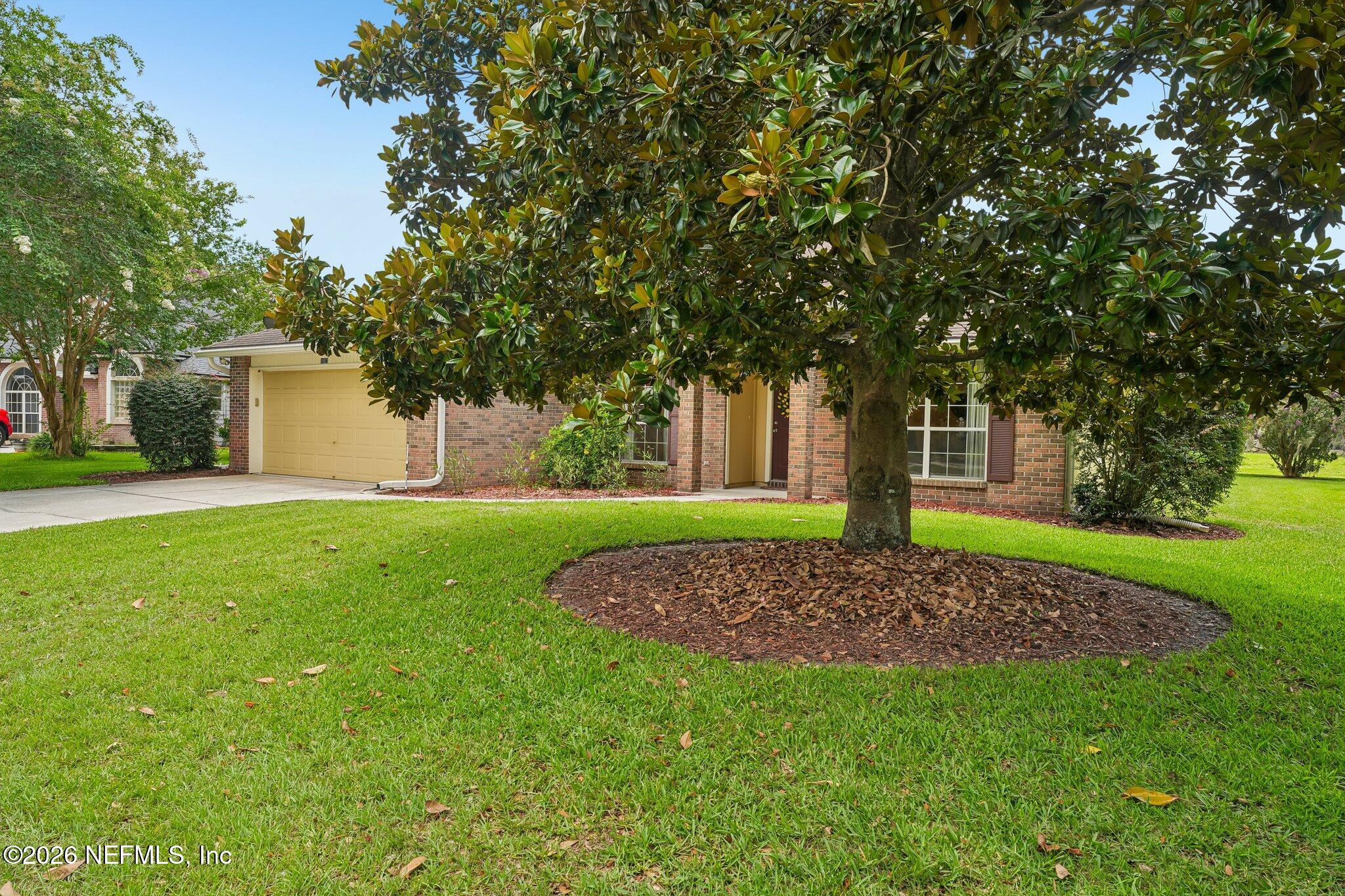 3923 LAKE CREST Terrace