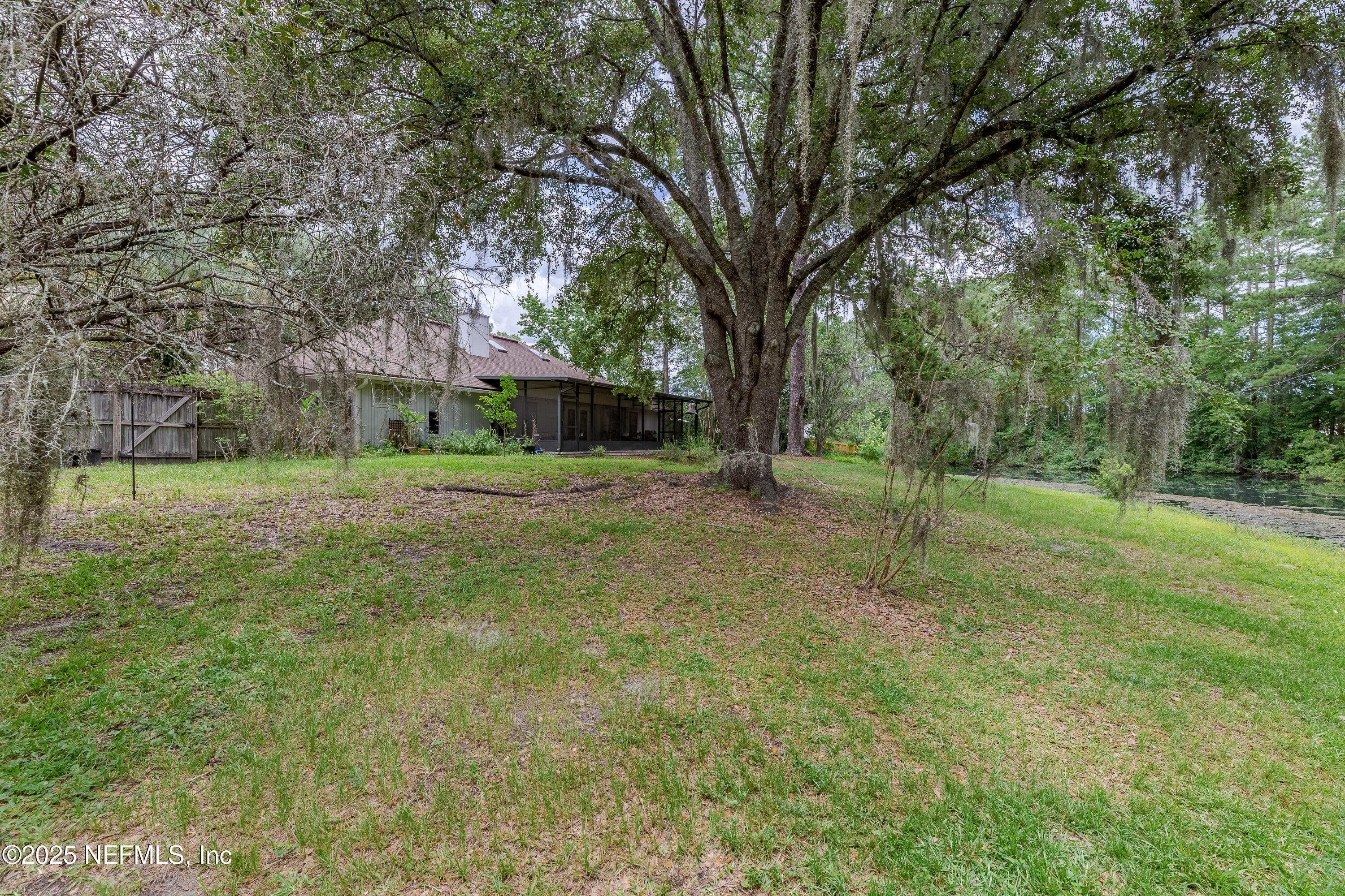 11879 NARROW OAK Lane S
