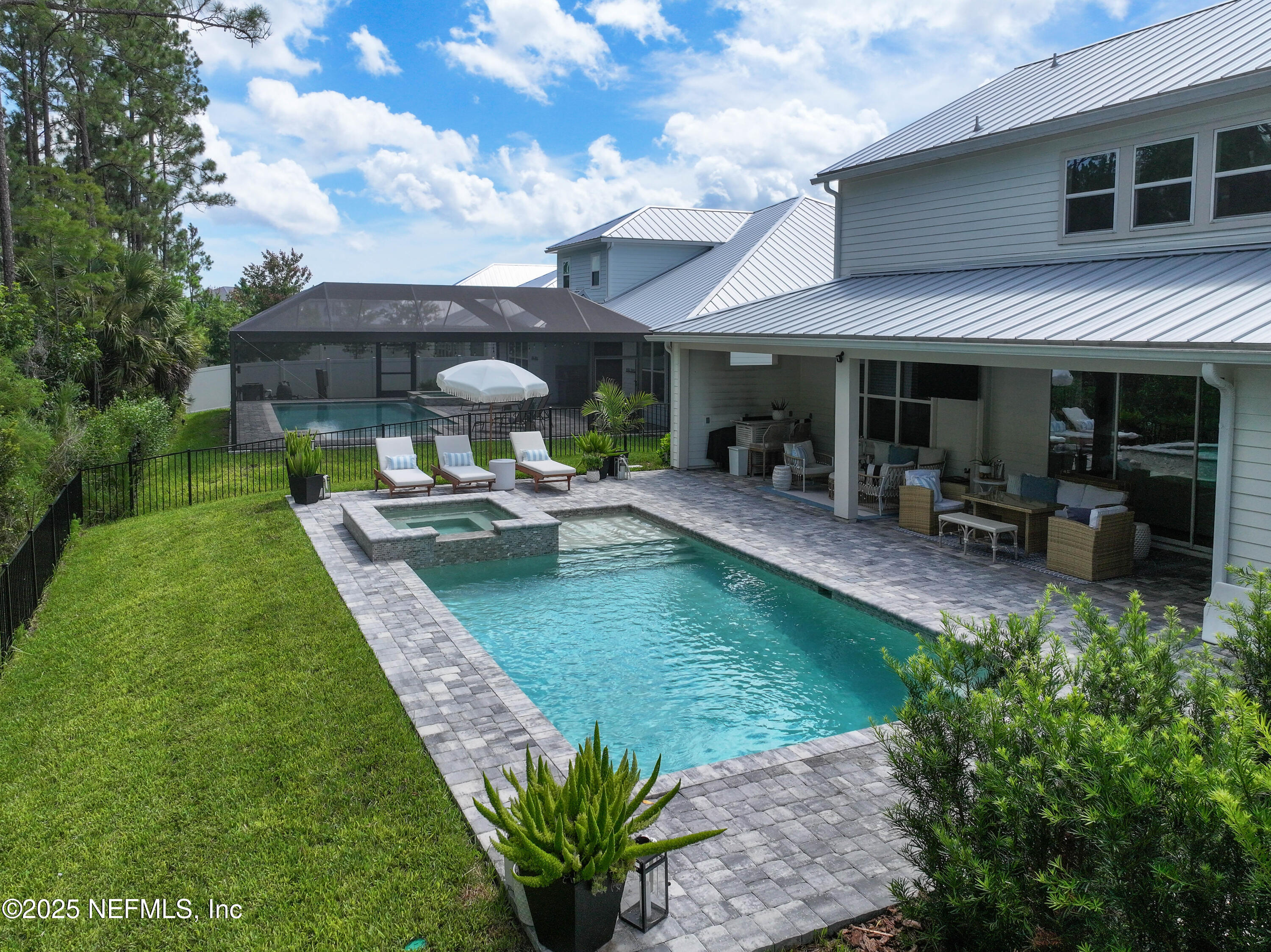 302 MARQUESA Circle