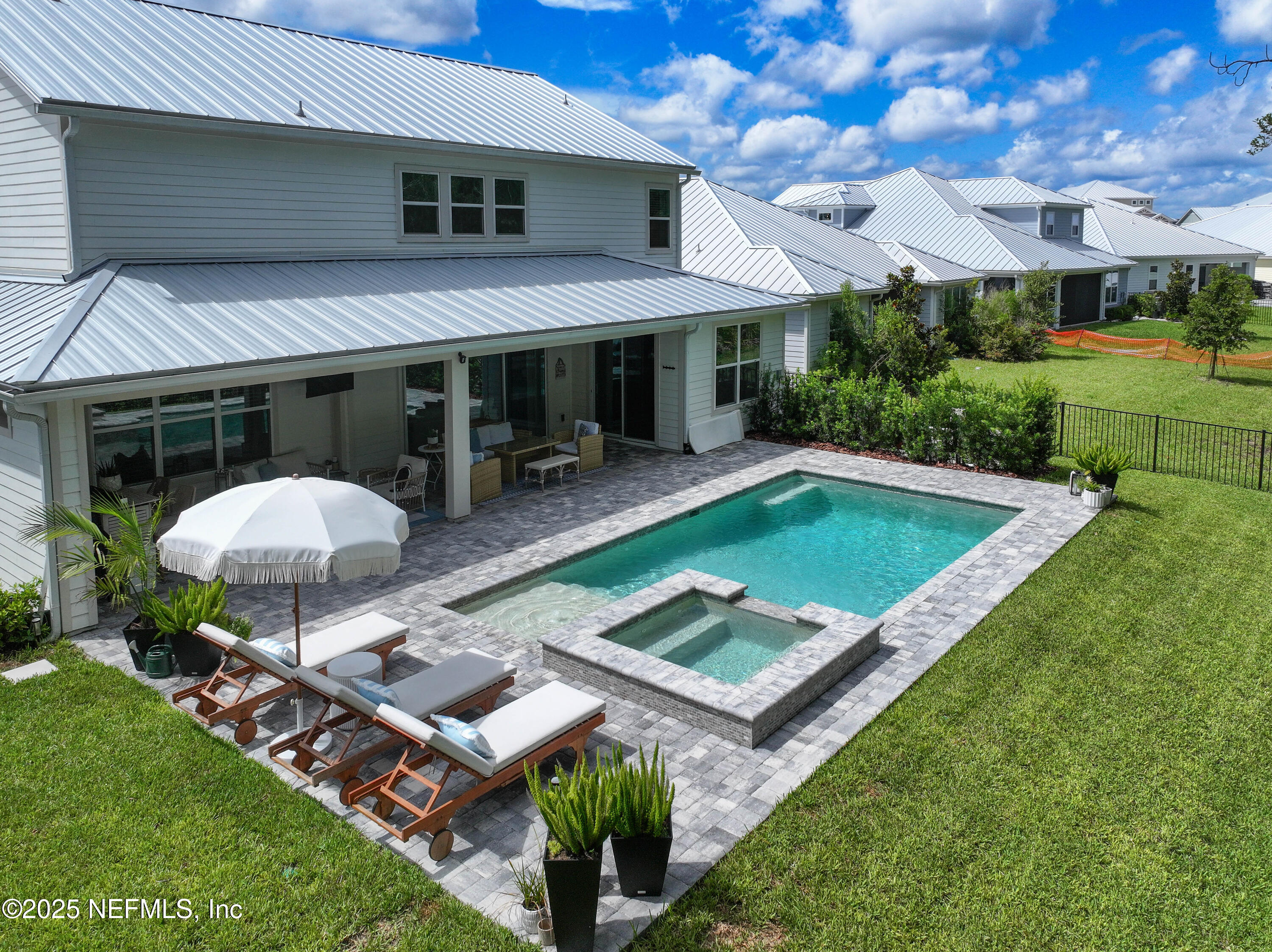 302 MARQUESA Circle