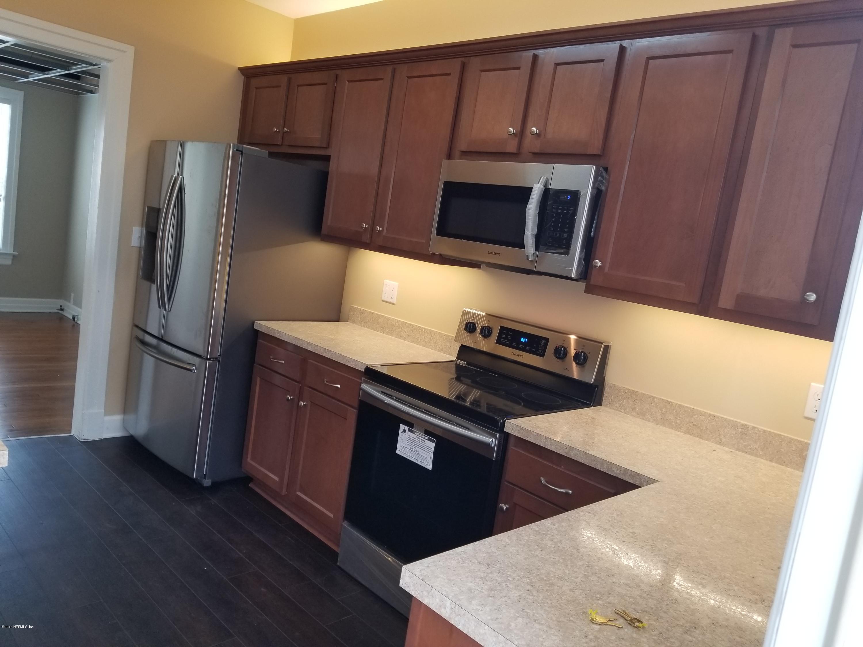 1046 RIVIERA Street LOWER