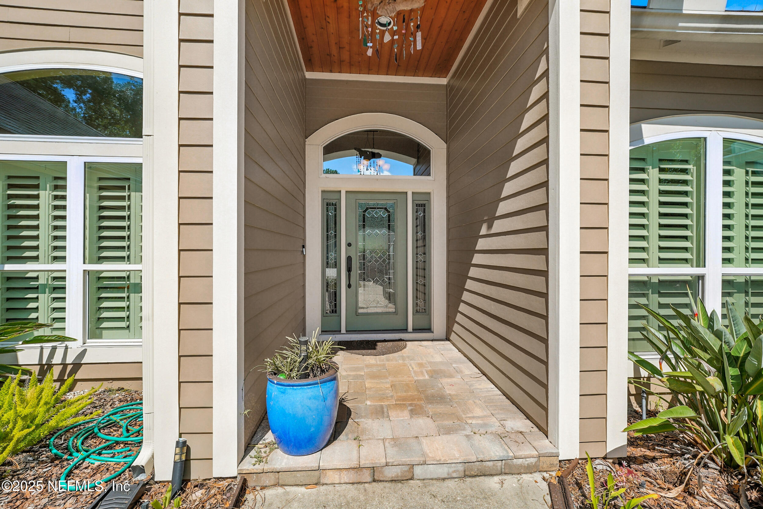 8764 HAMPSHIRE GLEN Drive S