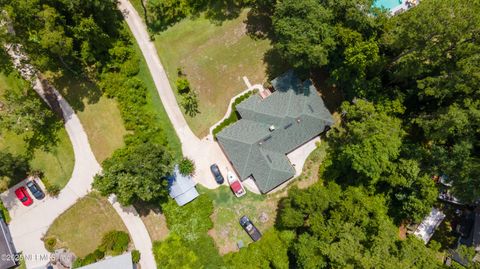 A home in Middleburg