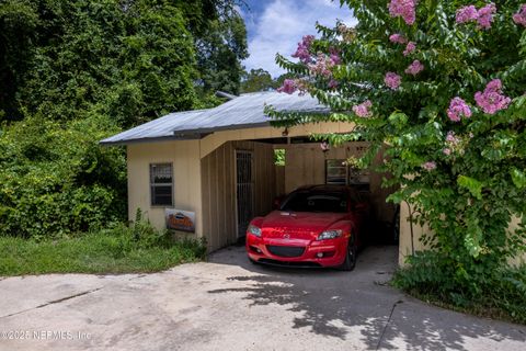 A home in Middleburg