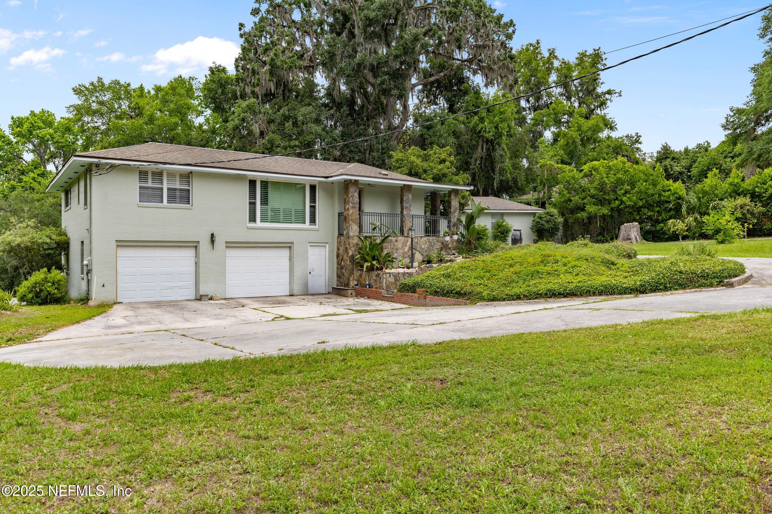 449 SW MONTGOMERY Drive