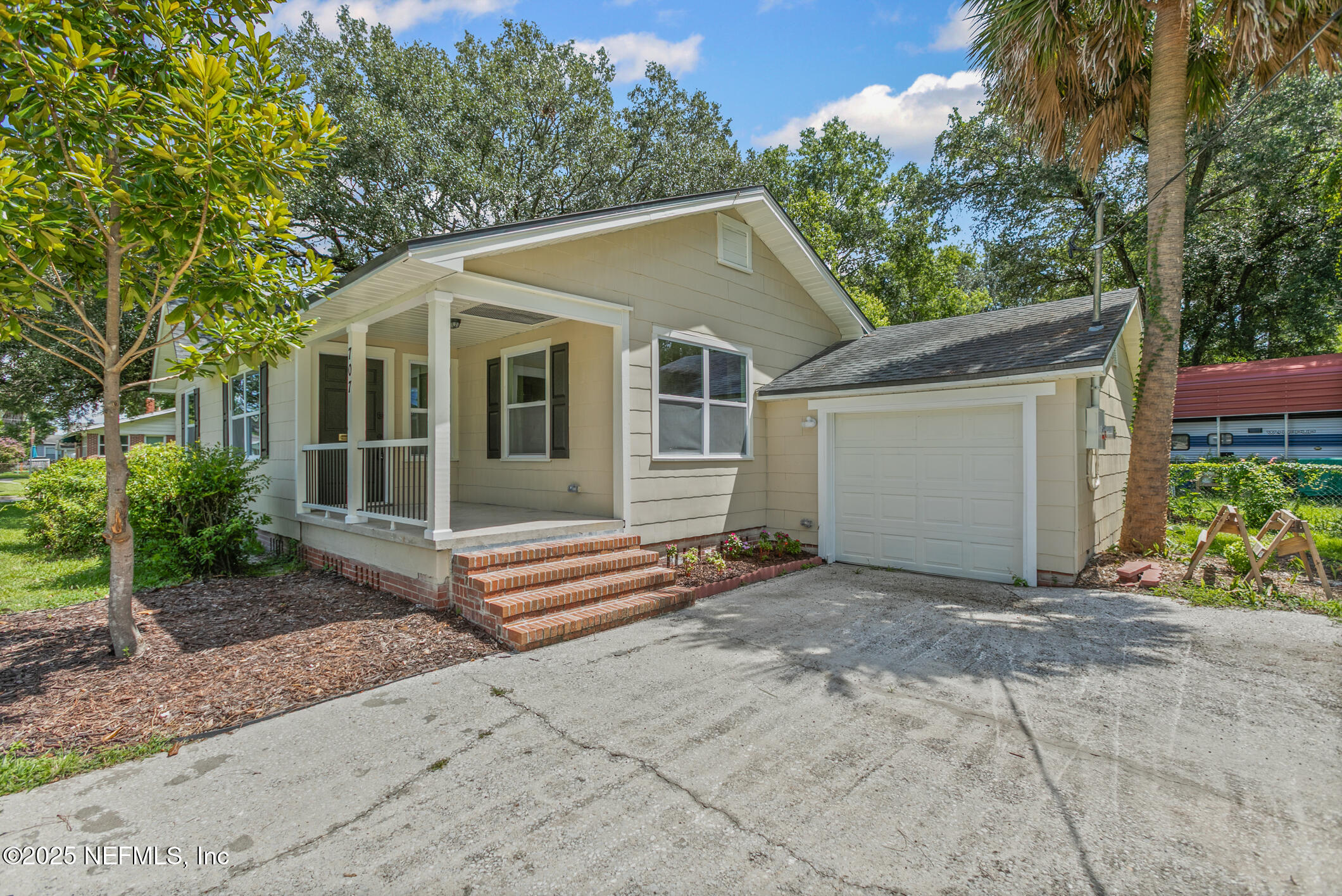 707 MURRAY Drive