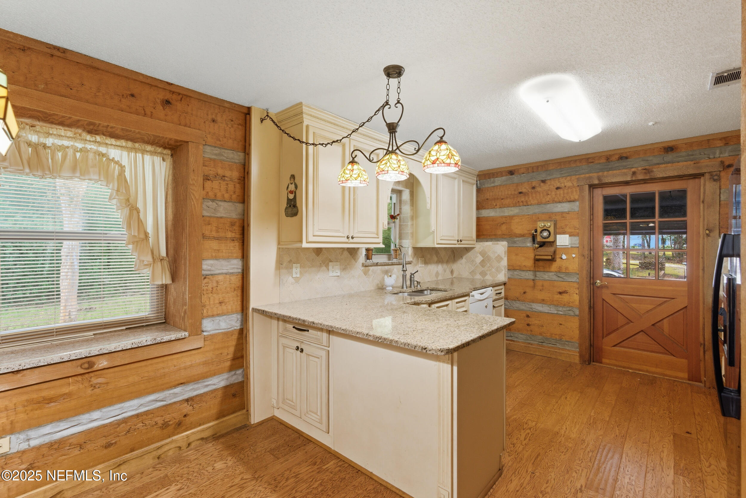 2221 TREASURE POINT Road