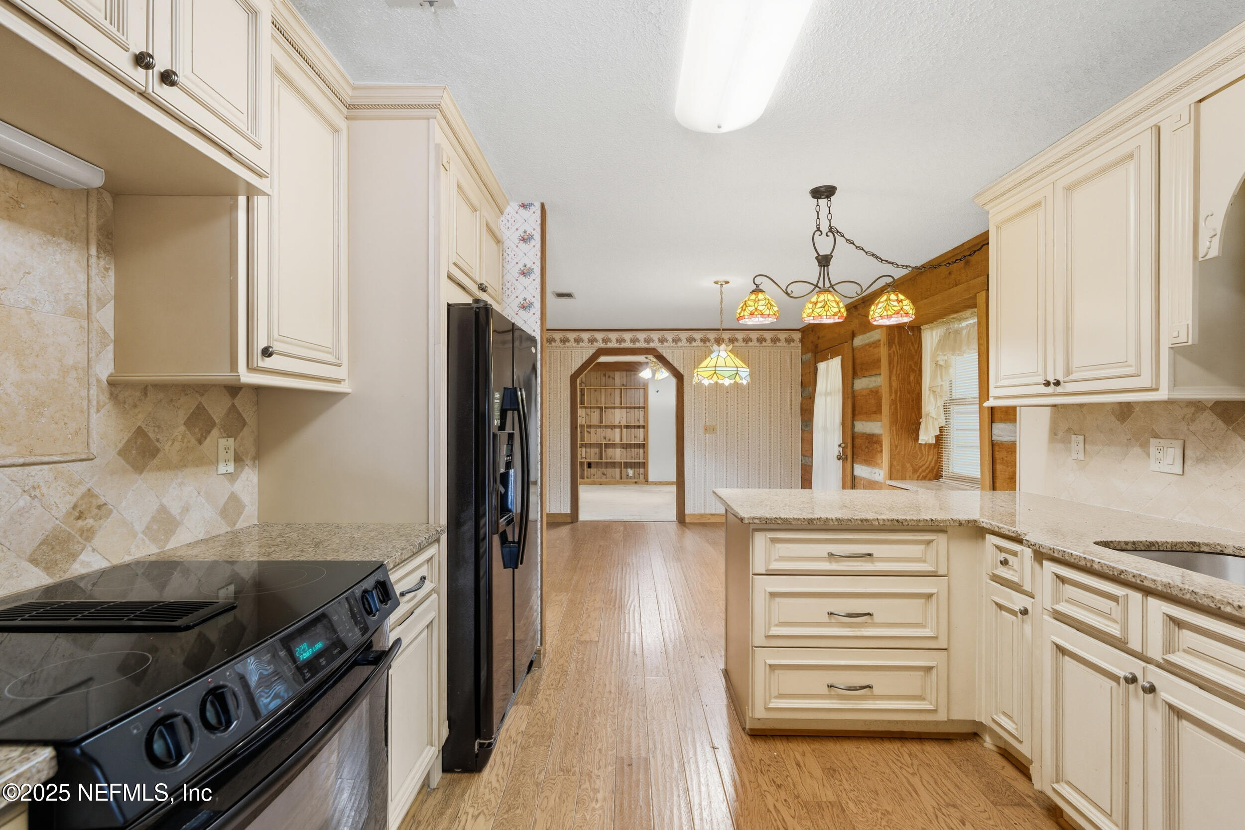 2221 TREASURE POINT Road