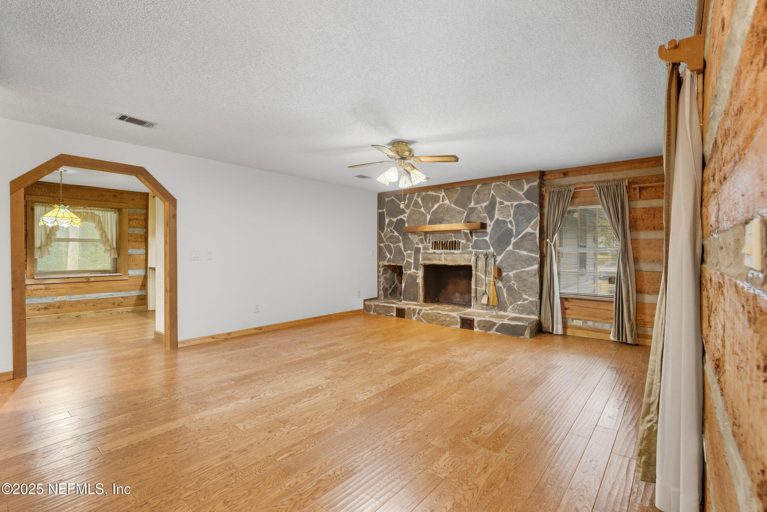 2221 TREASURE POINT Road