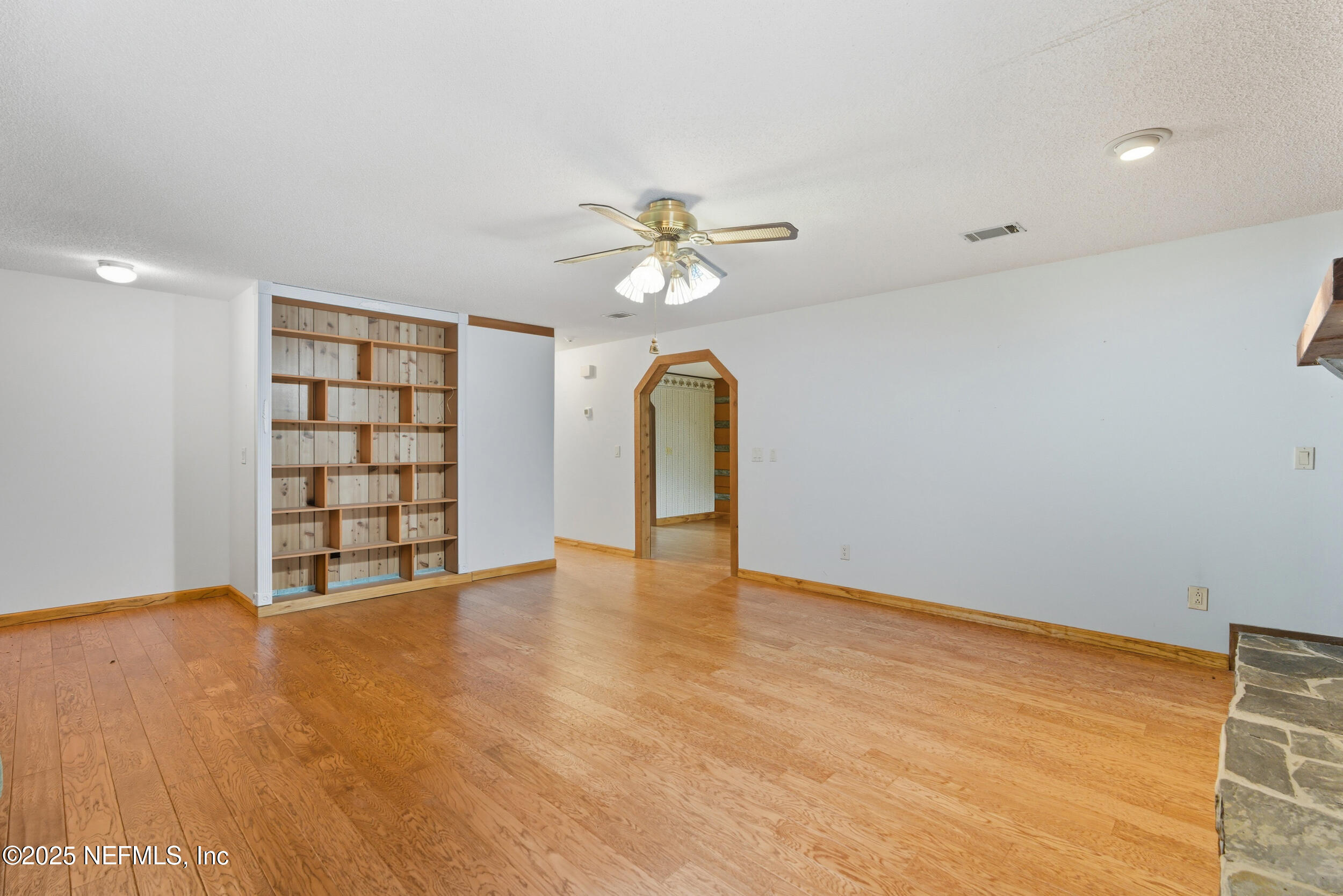 2221 TREASURE POINT Road