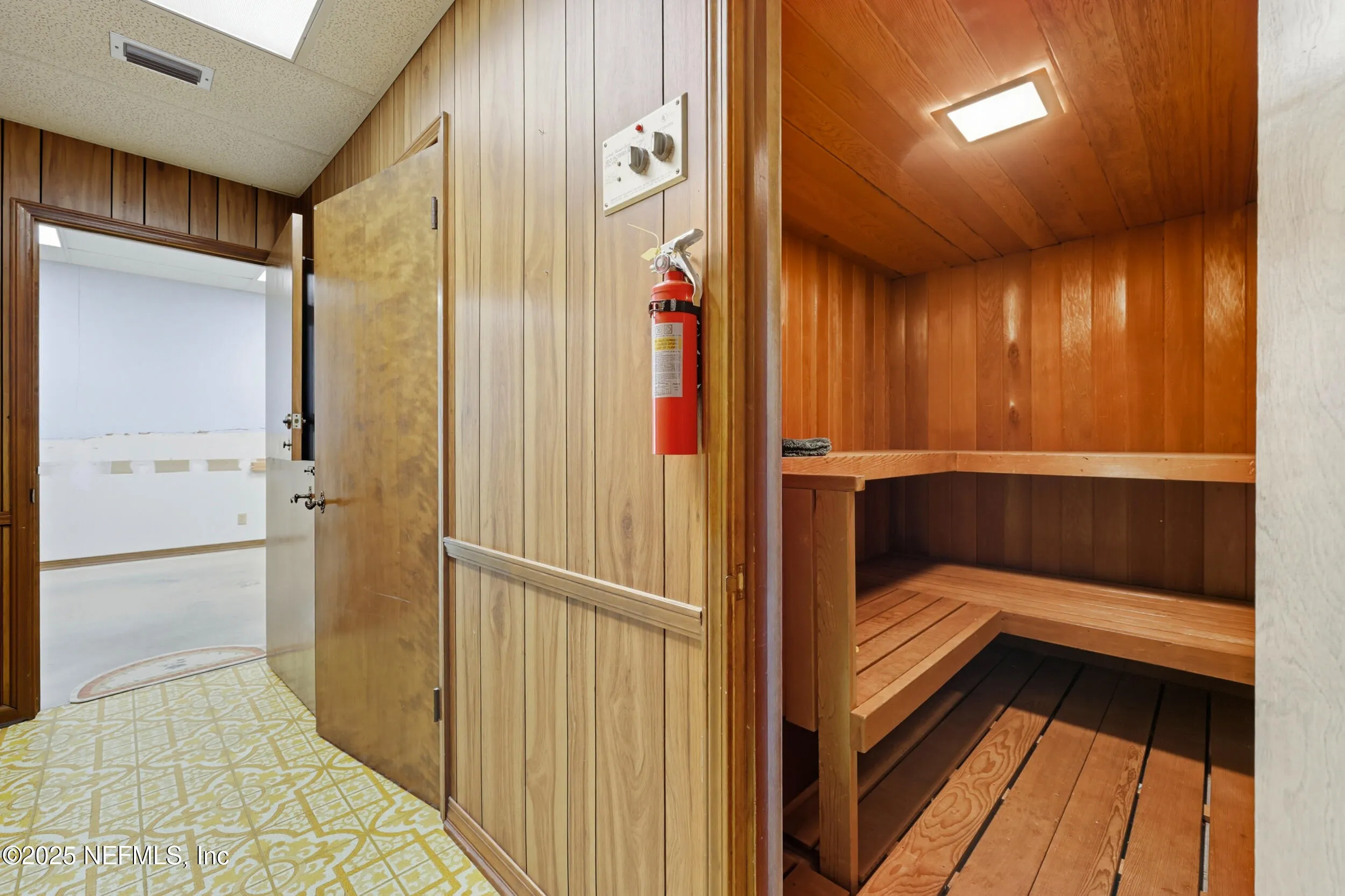 Atlantic Beach, Florida 32233, United States, 6 Bedrooms Bedrooms, ,4 BathroomsBathrooms,Residential,Active,161491