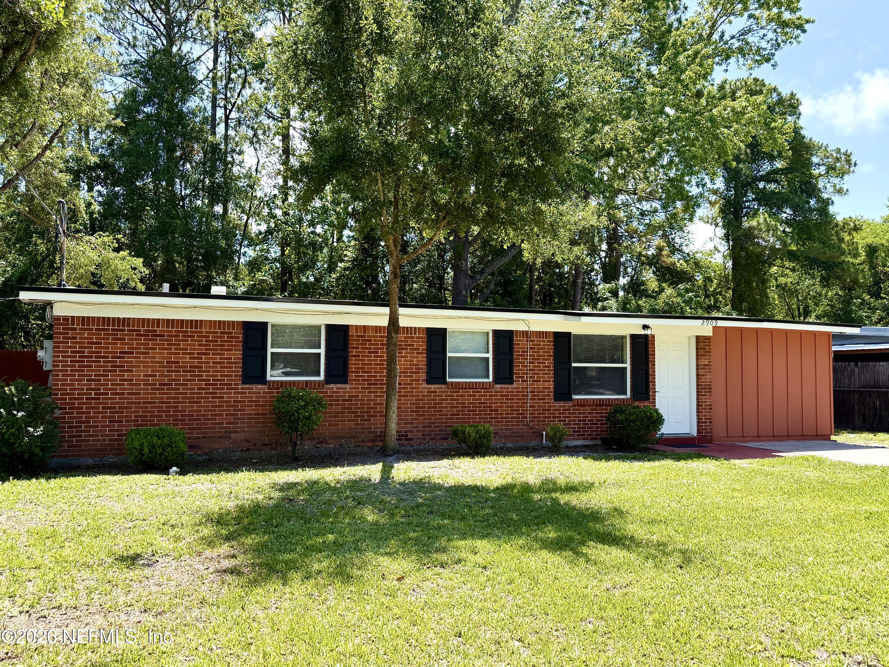 2909 LAUDERDALE Drive E