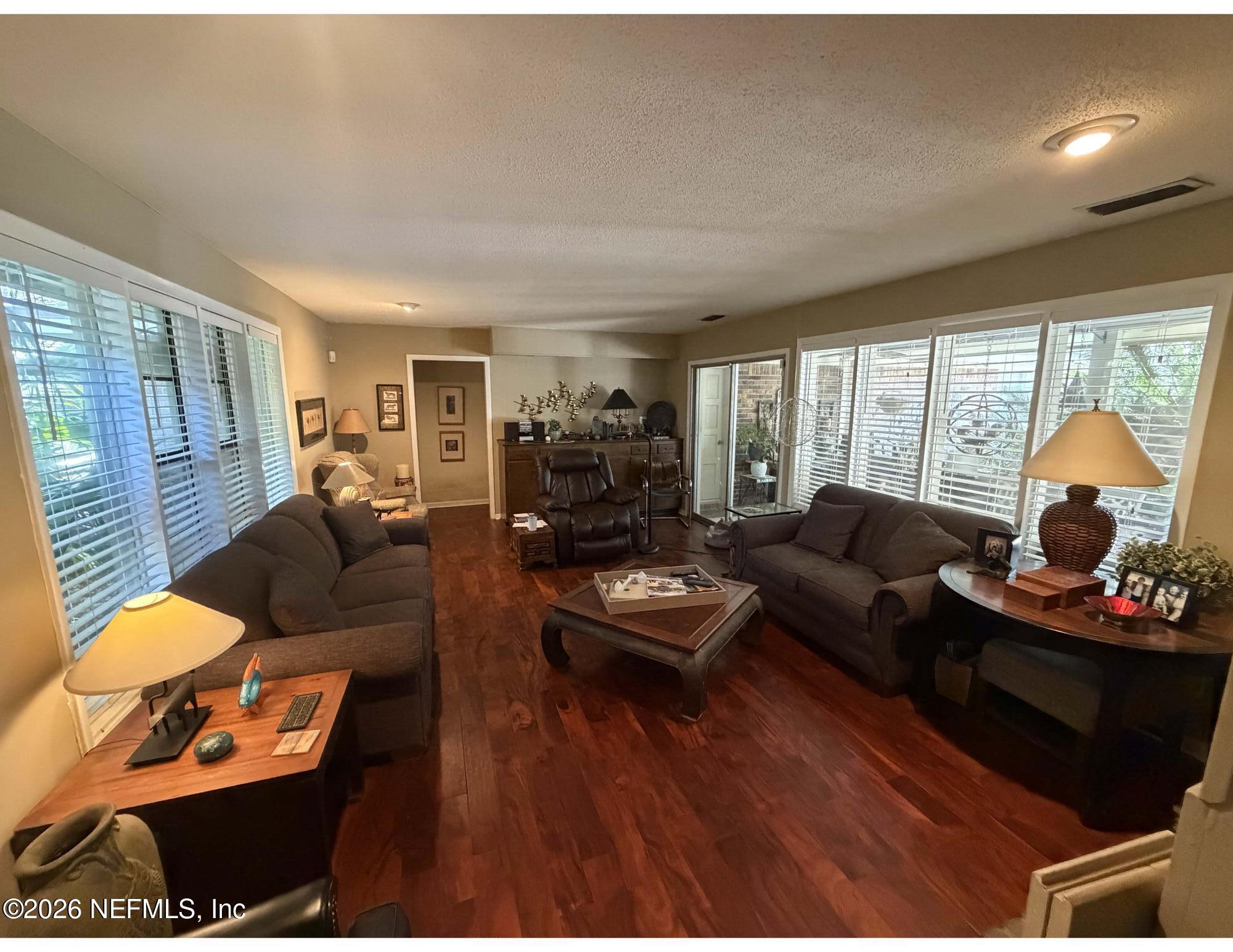 4034 RIVER VALLEY Road S